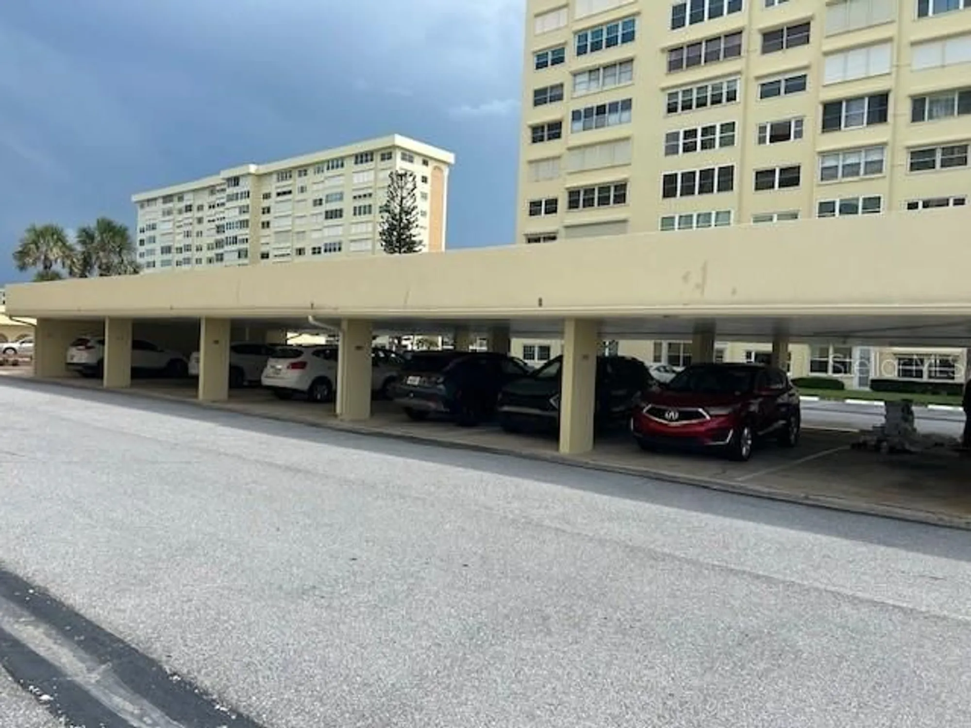 Property Slideshow image 34 of 47 | 4525 cove cir apt 1002, St Petersburg, FL, 33708