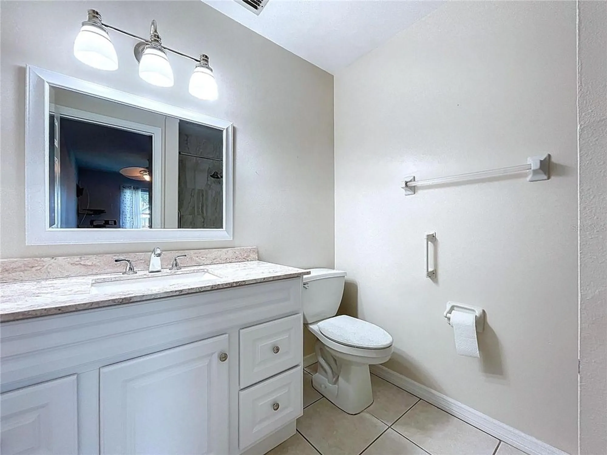Property Slideshow image 35 of 67 | 505 foxglove cir b, Sun City Center, FL, 33573