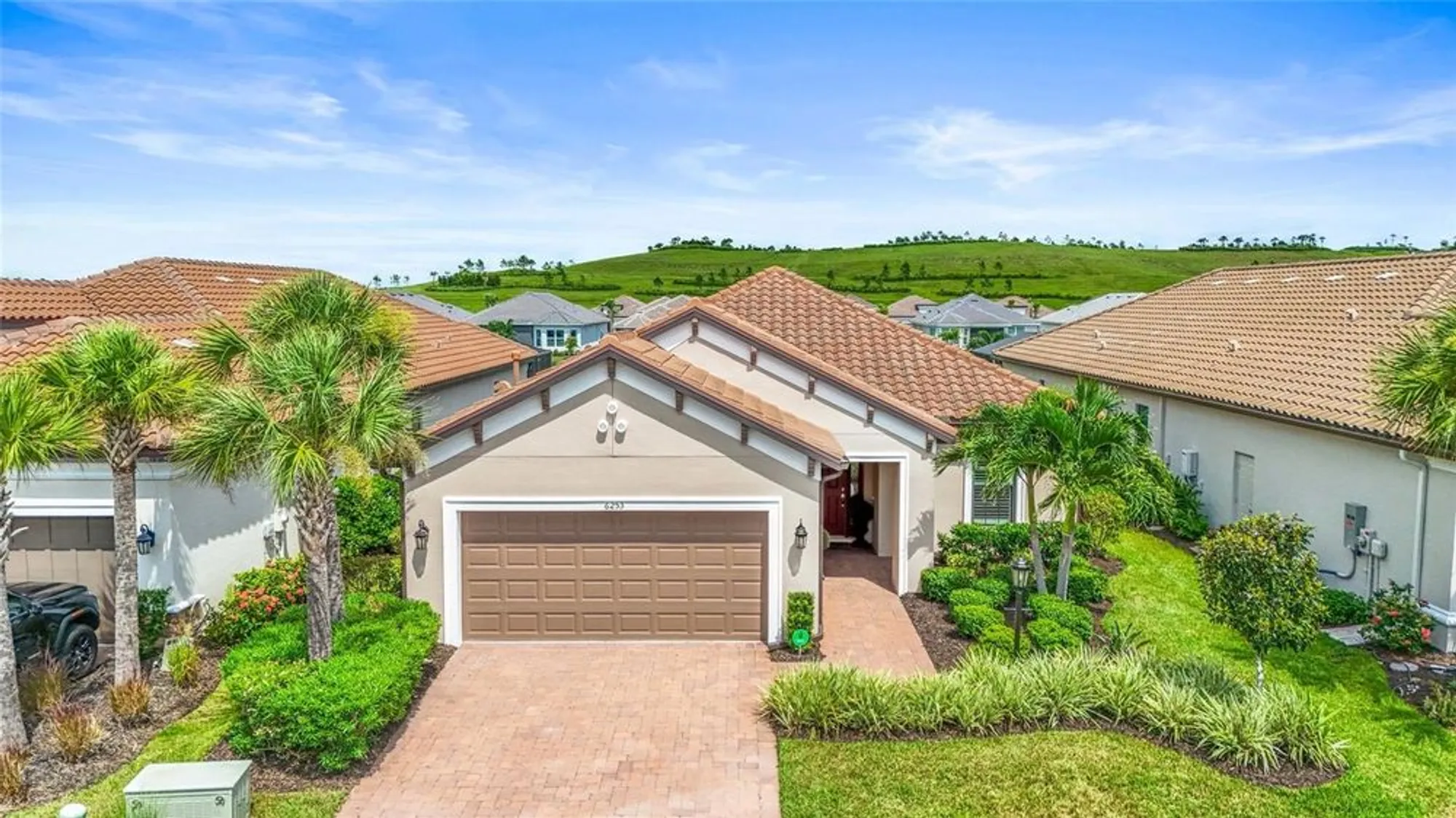 Property Slideshow image 1 of 84 | 6253 mesa gln, Bradenton, FL, 34203