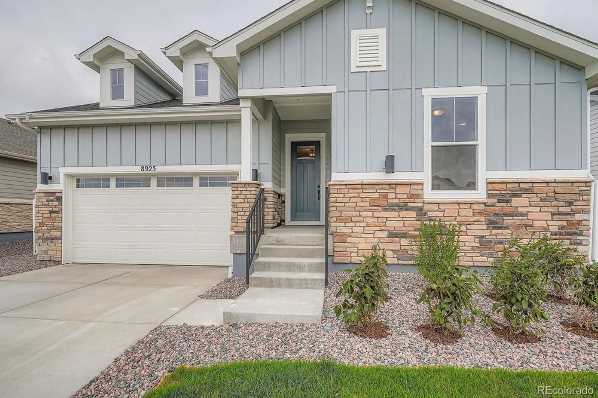 Property Slideshow image 3 of 28 | 8925 s riviera way, Aurora, CO, 80016