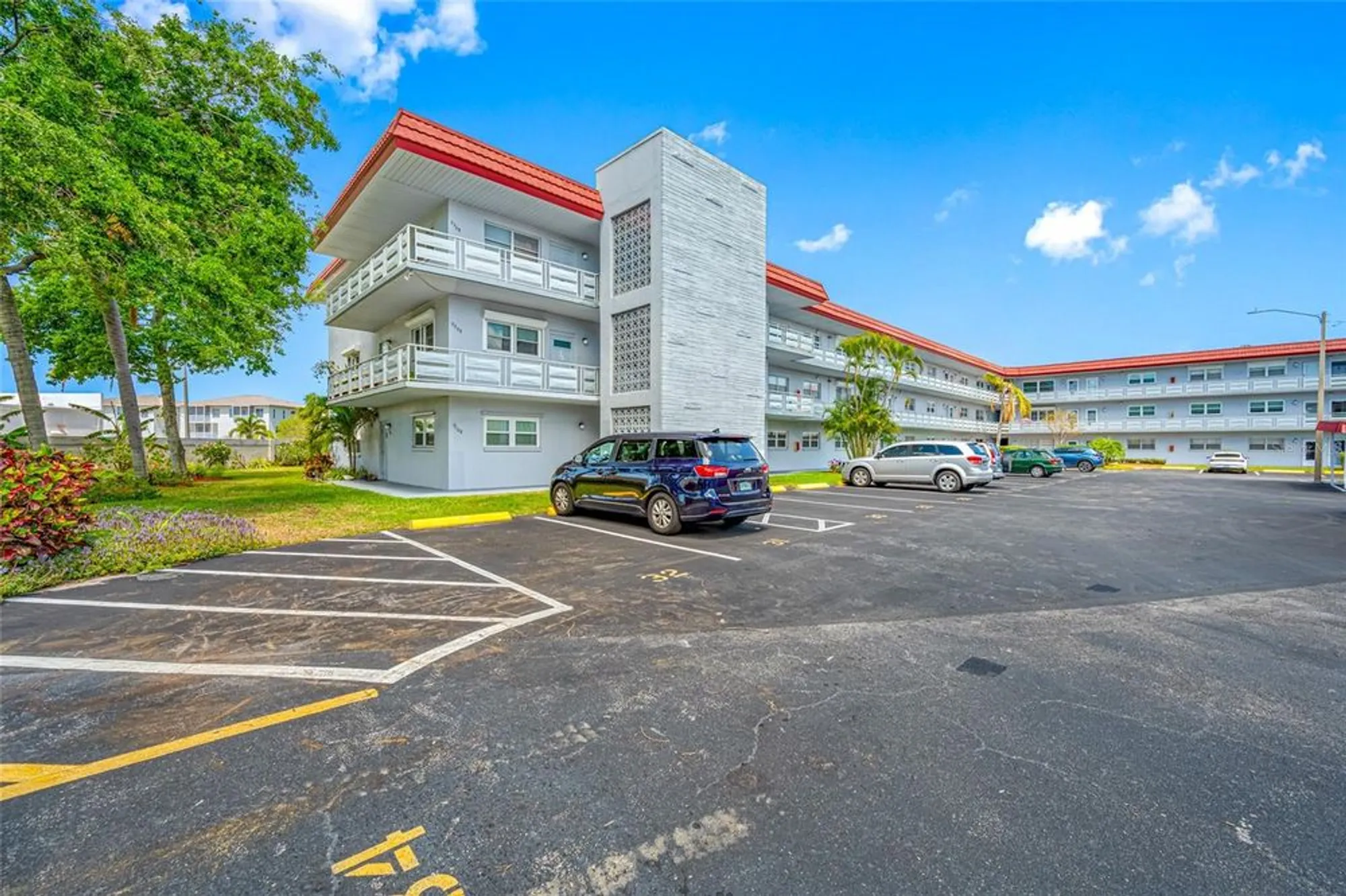 Property Slideshow image 37 of 39 | 5660 80th st n unit d207, St Petersburg, FL, 33709