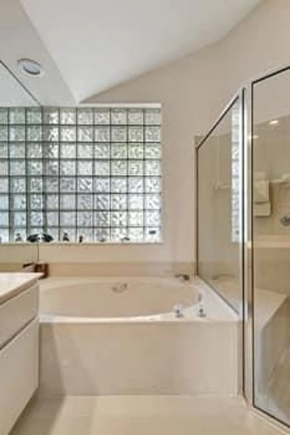 Property Slideshow image 27 of 55 | 11917 fountainside cir, Boynton Beach, FL, 33437