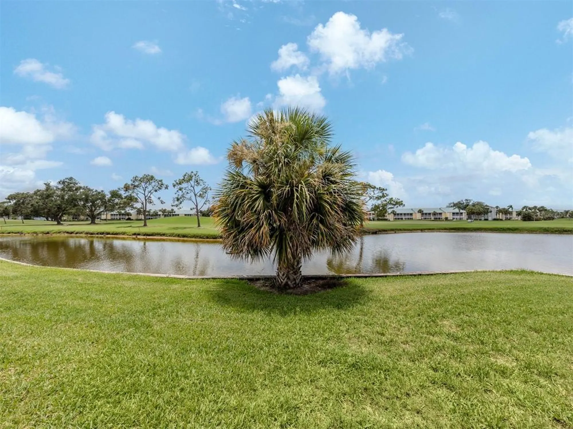 Property Slideshow image 20 of 65 | 424 cardiff rd 27, Venice, FL, 34293