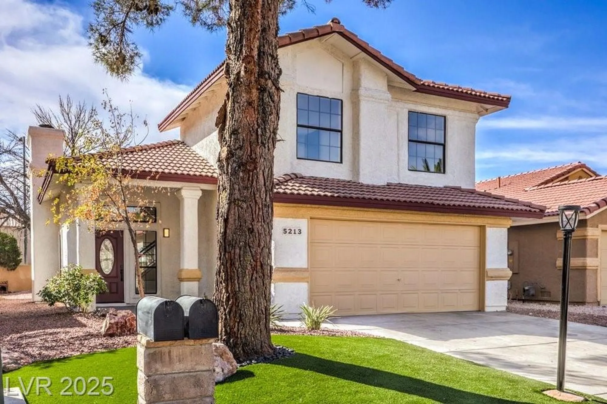 Property Slideshow image 2 of 37 | 5213 tamanar dr, Las Vegas, NV, 89130