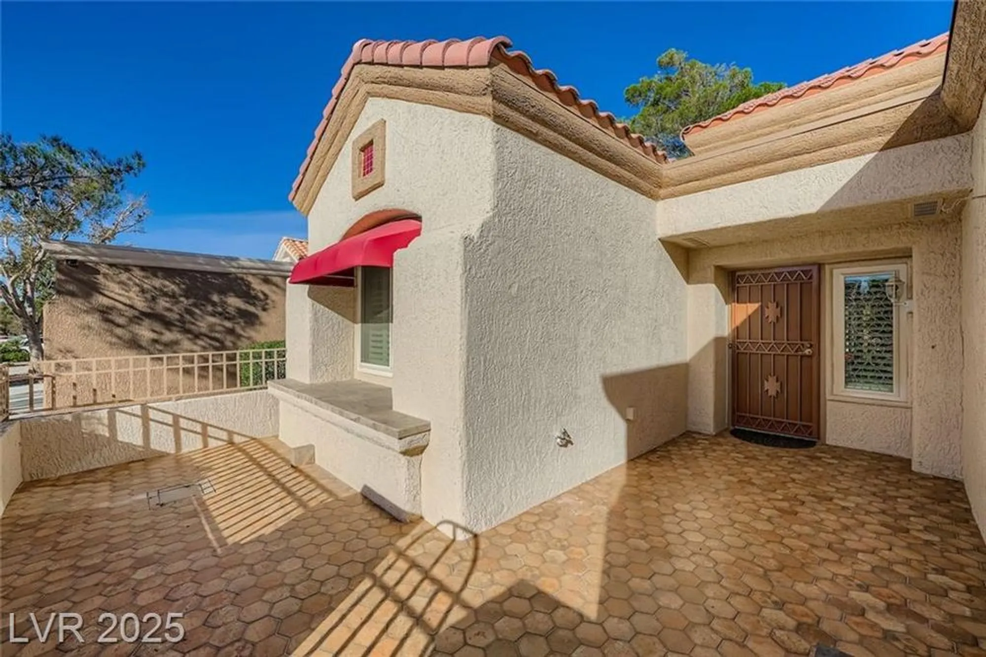 Property Slideshow image 3 of 26 | 2520 palmridge dr, Las Vegas, NV, 89134