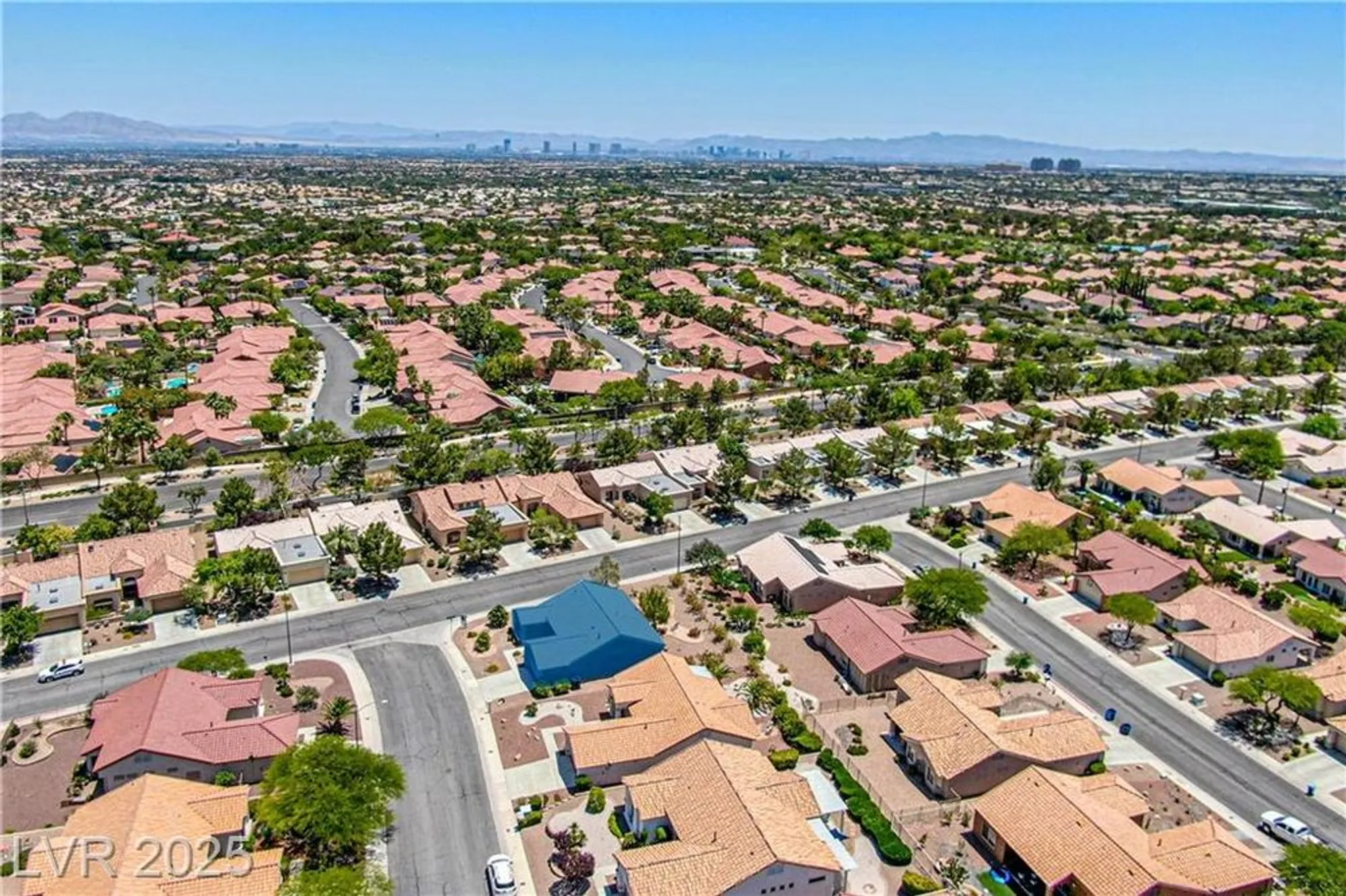 Property Slideshow image 28 of 37 | 10301 coal creek pl, Las Vegas, NV, 89134