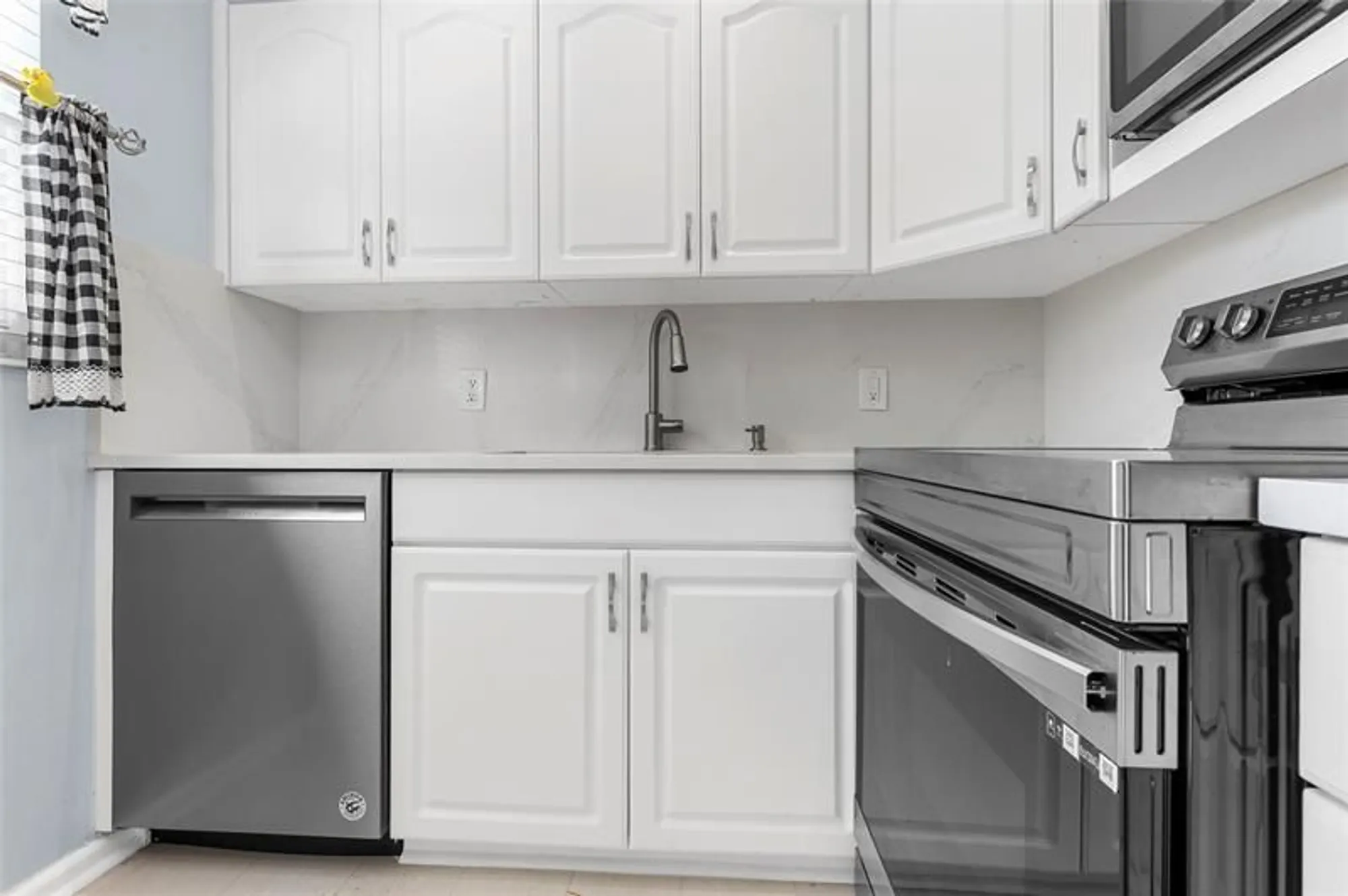 Property Slideshow image 4 of 28 | 64 oakridge e # 64, Deerfield Beach, FL, 33442