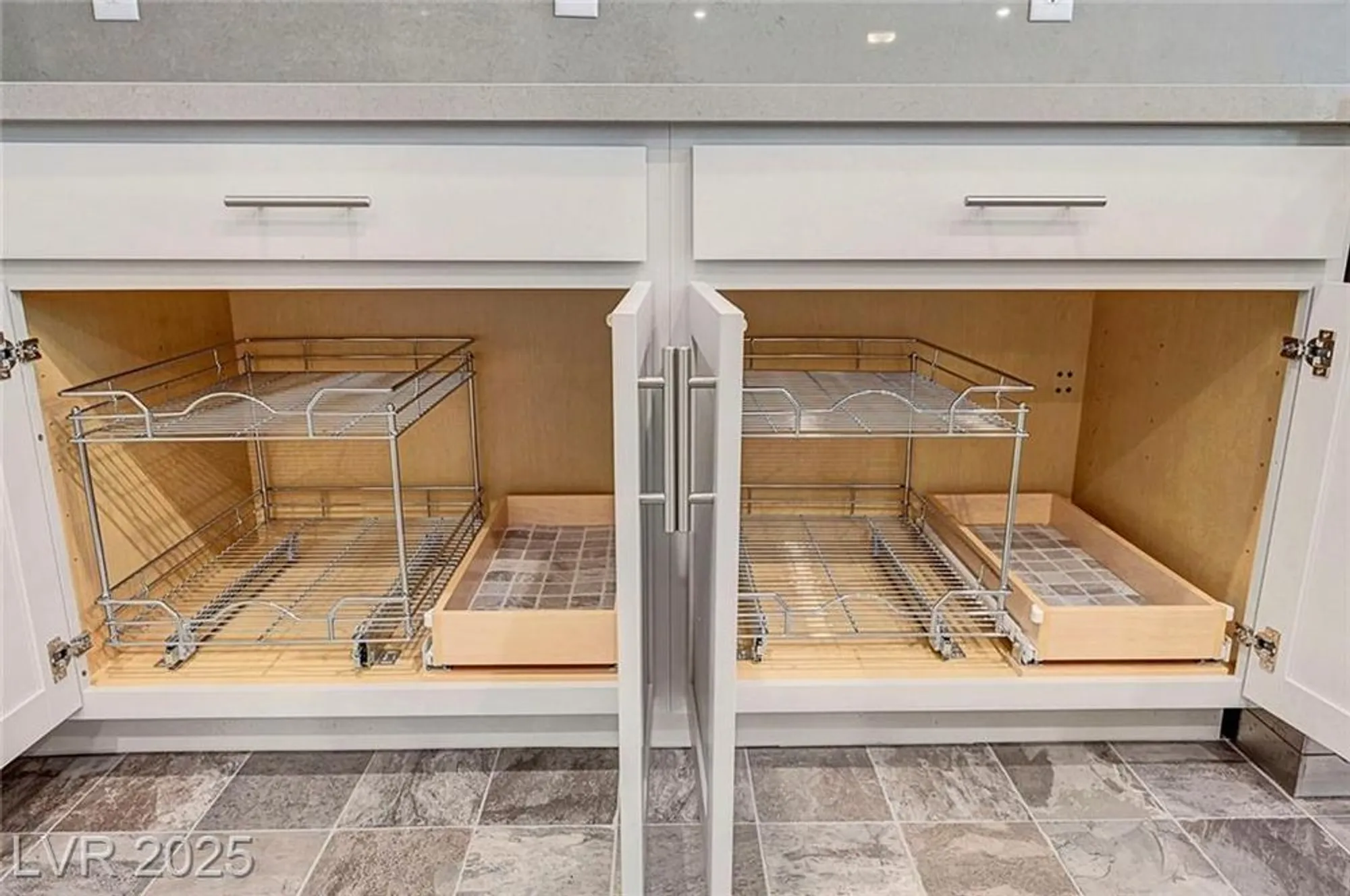 Property Slideshow image 14 of 44 | 977 edinburgh fields ct, Las Vegas, NV, 89138