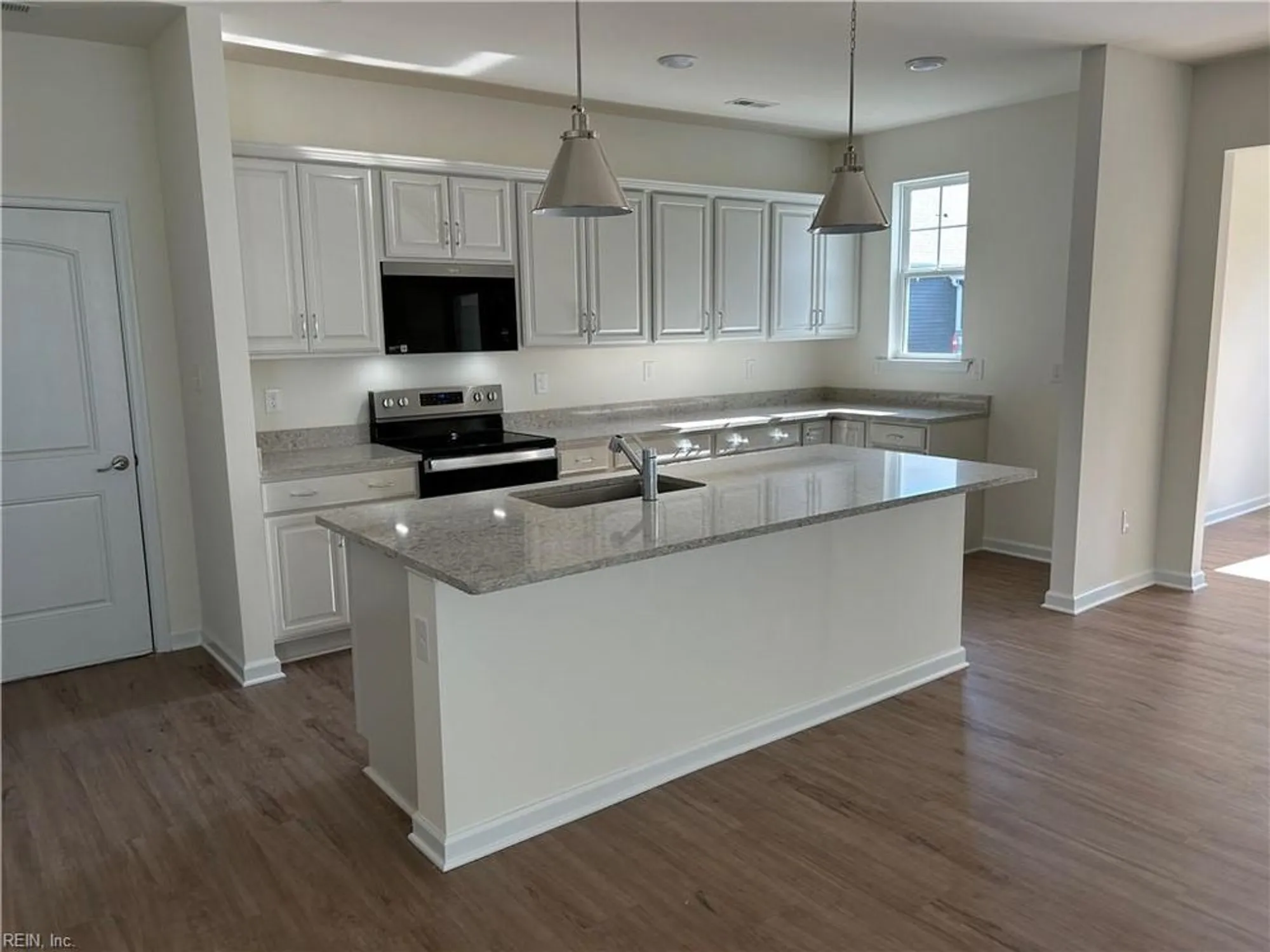 Property Slideshow image 5 of 41 | 222 richmond ave # 20-1, Smithfield, VA, 23430