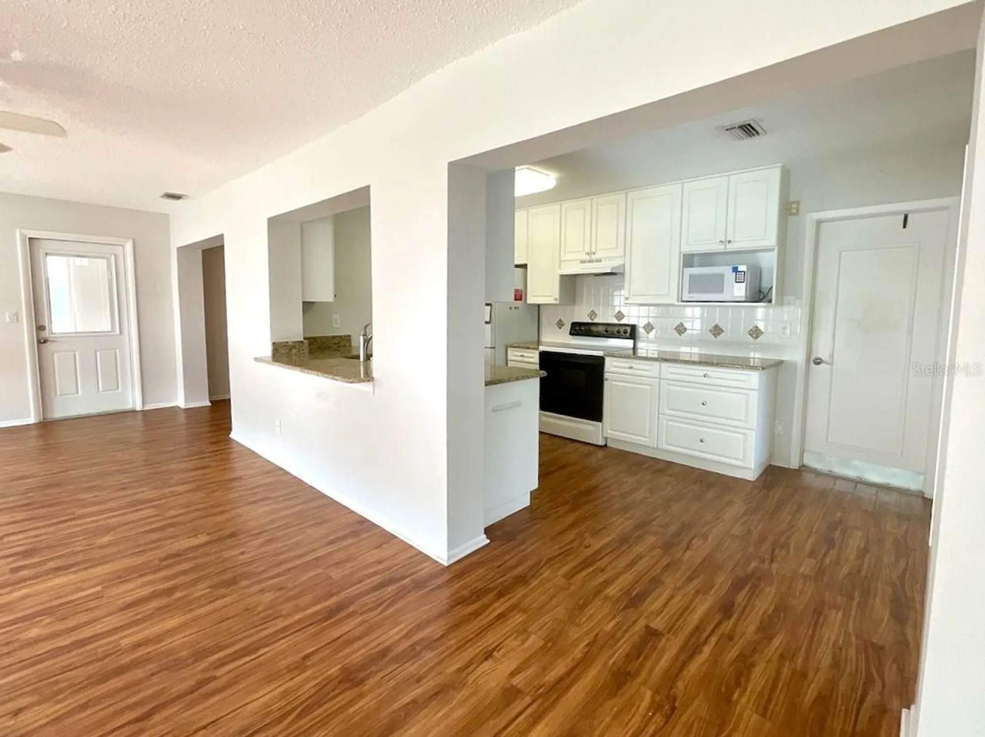 Property Slideshow image 15 of 43 | 9843 34th way n # 4, Pinellas Park, FL, 33782