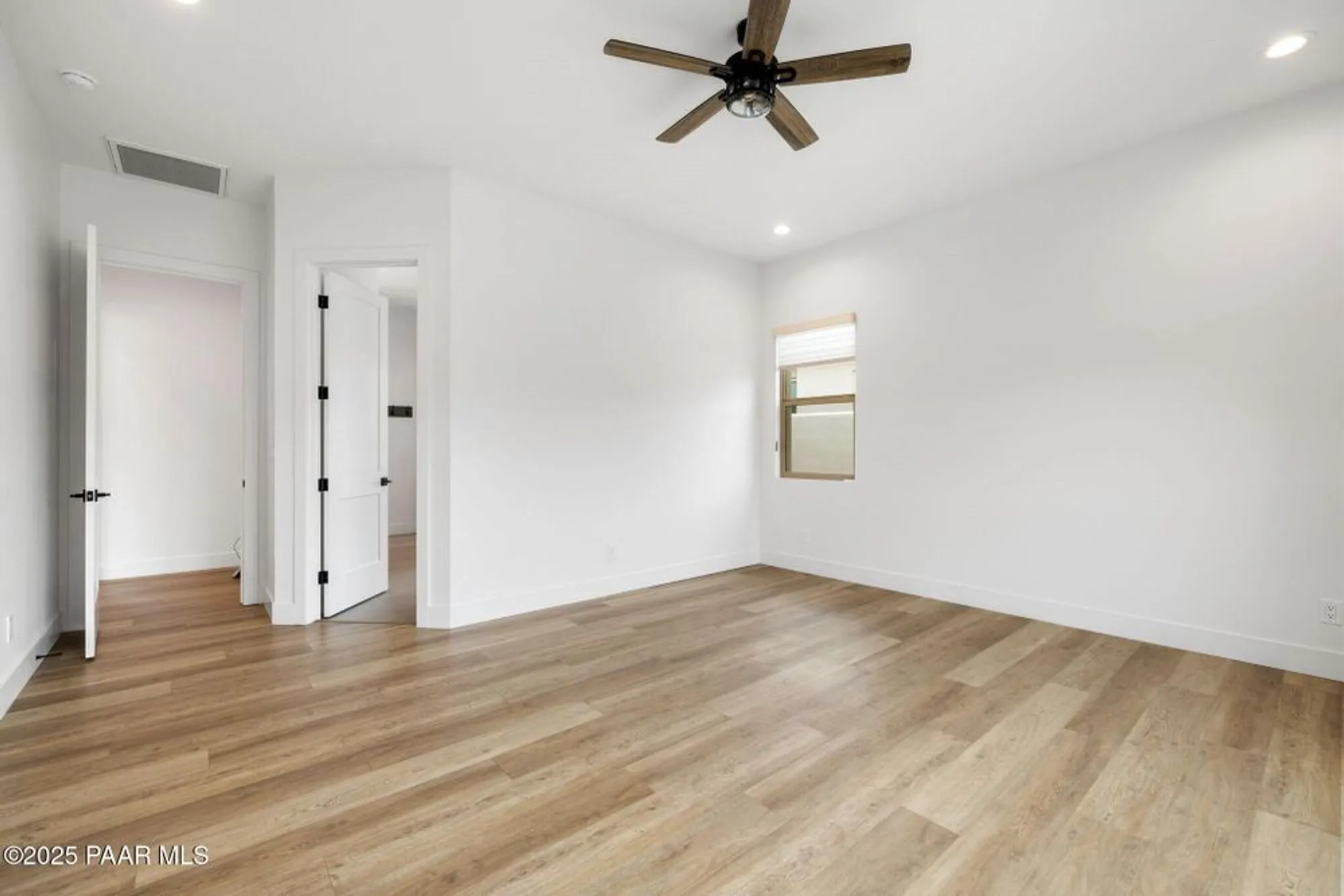 Property Slideshow image 17 of 43 | 1148 s lakeview dr, Prescott, AZ, 86301