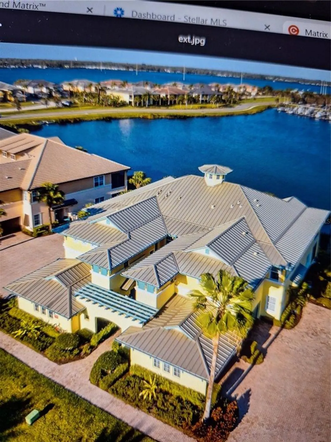 Property Slideshow image 44 of 78 | 1121 riverscape st, Bradenton, FL, 34208