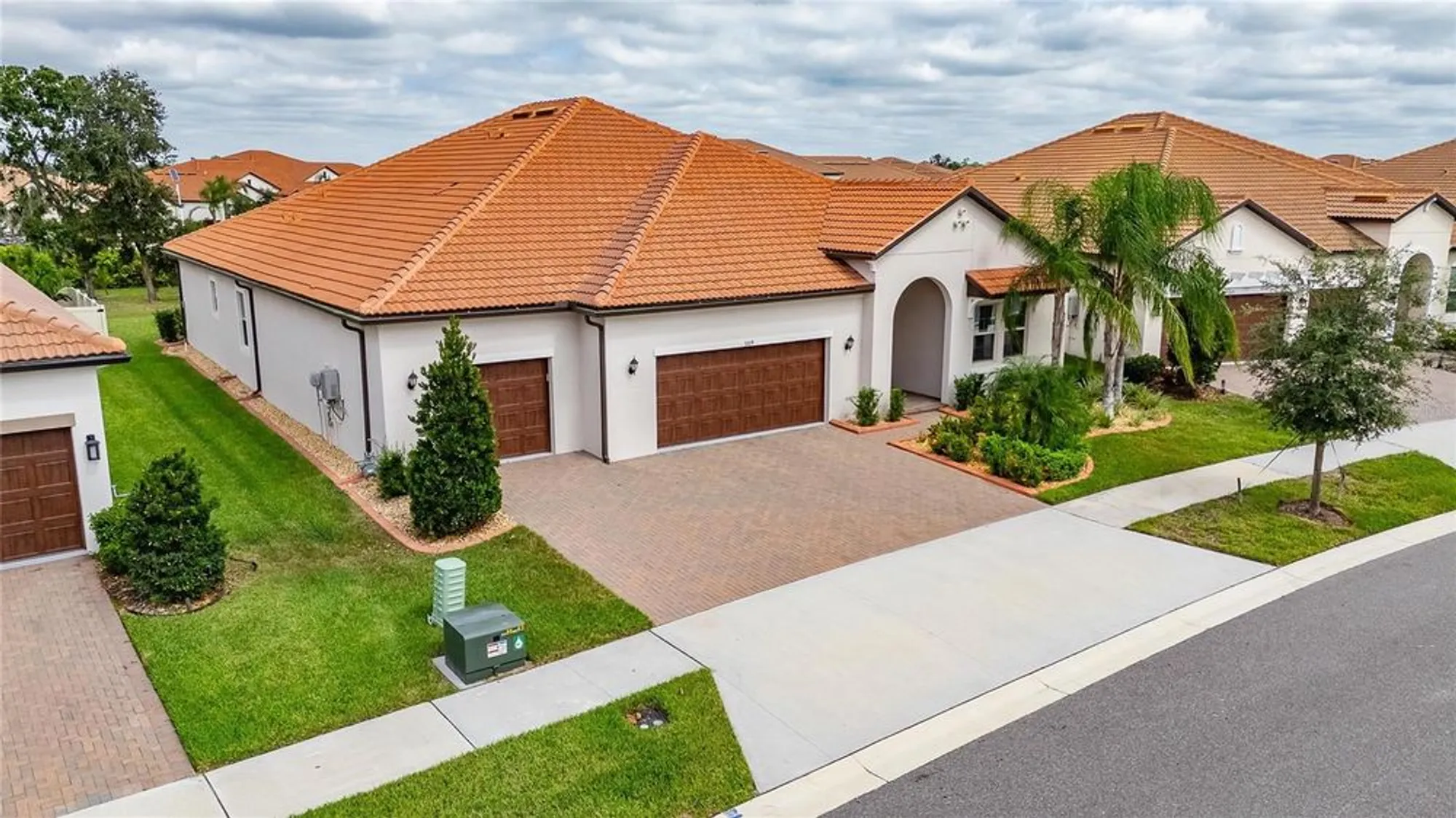 Property Slideshow image 58 of 96 | 5319 windy grove dr, Wimauma, FL, 33598