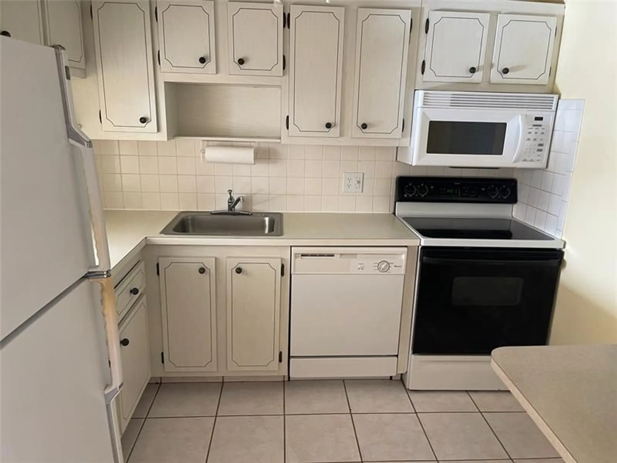 Property Slideshow image 25 of 31 | 1025 country club dr 301, Margate, FL, 33063