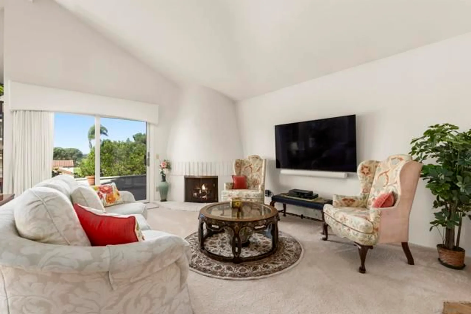 Property Slideshow image 6 of 75 | 17632 caminito hercuba, San Diego, CA, 92128