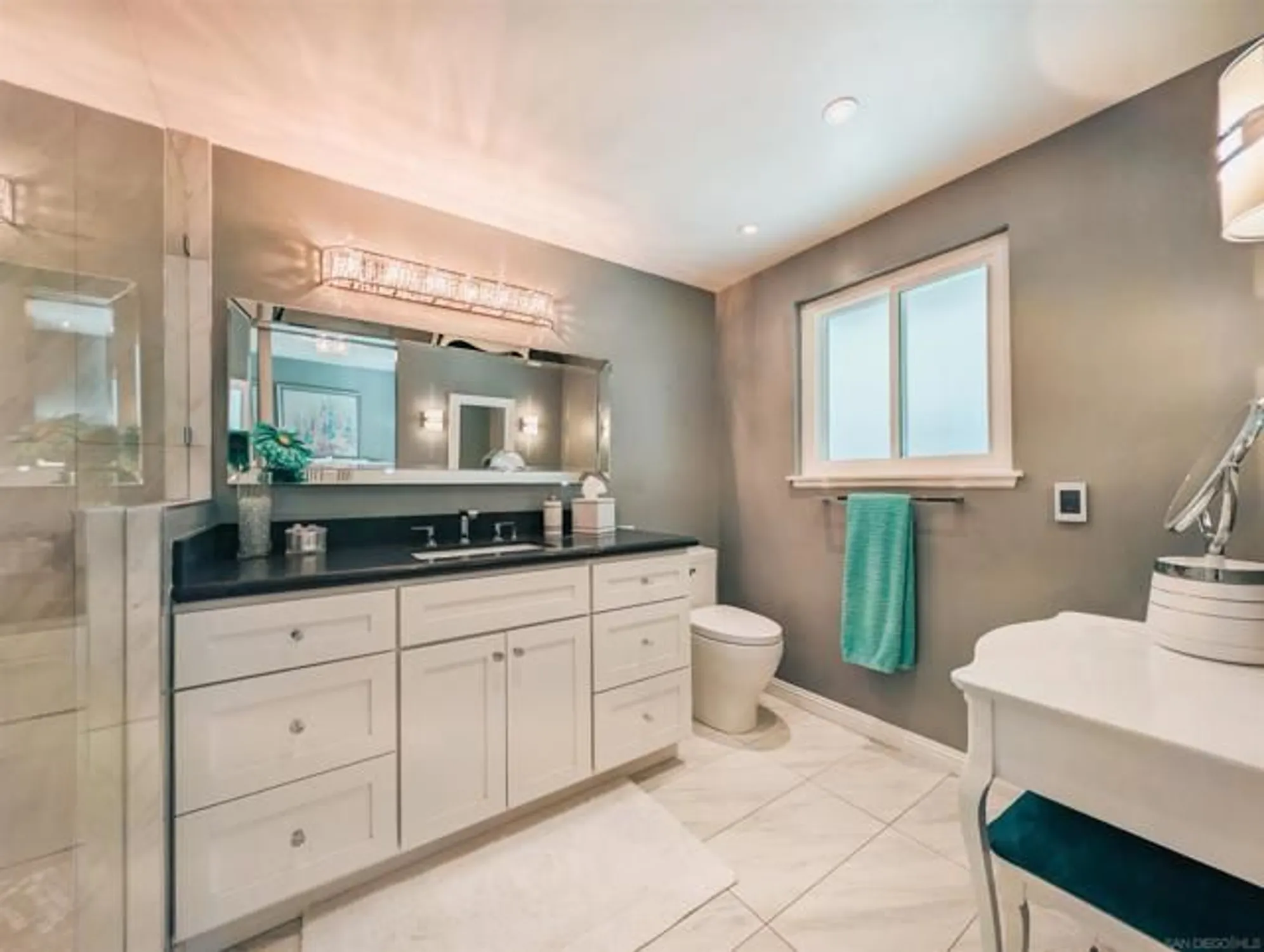 Property Slideshow image 29 of 57 | 16482 roca dr, San Diego, CA, 92128