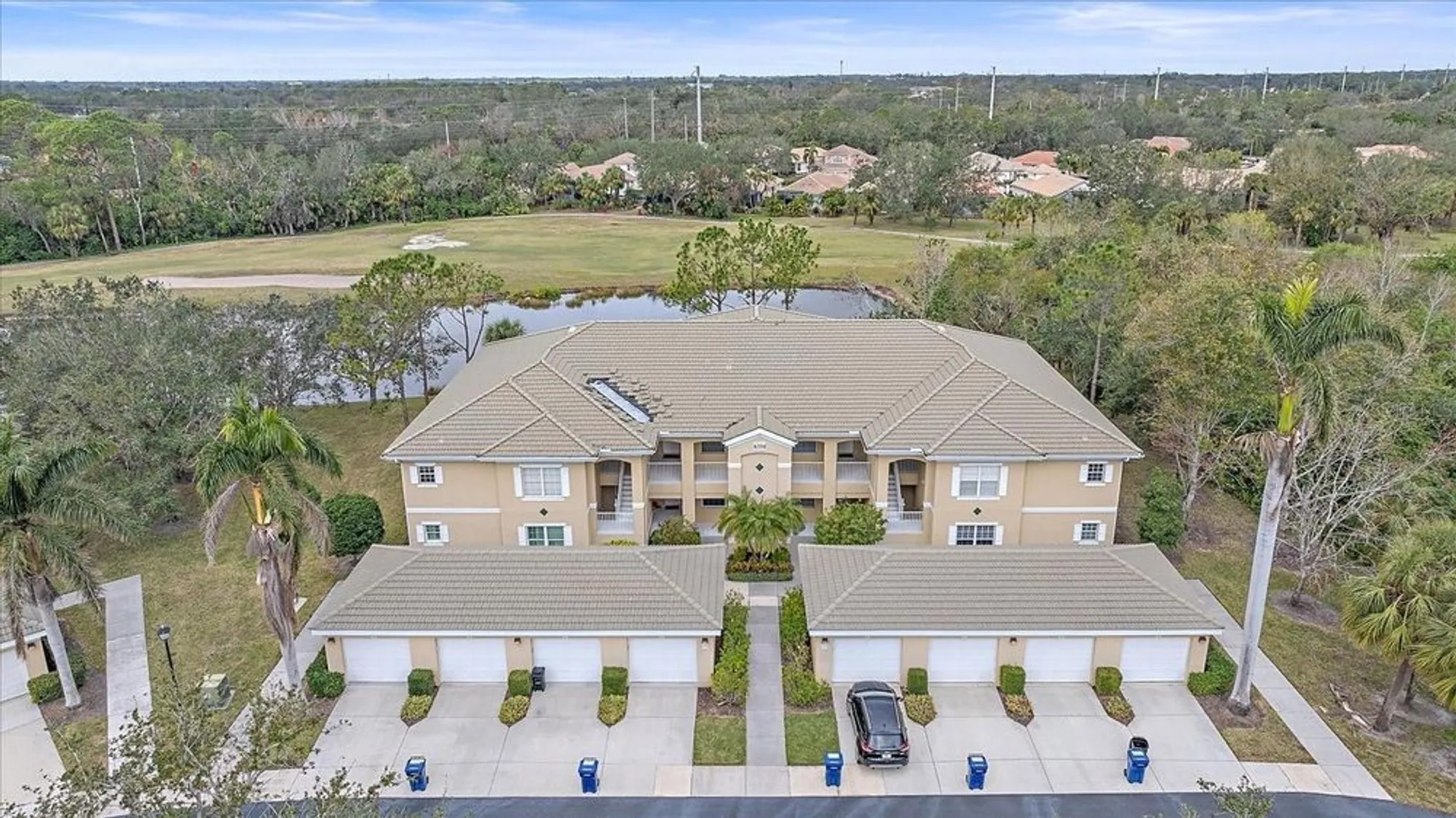 Property Slideshow image 2 of 44 | 6334 grand oak cir 201, Bradenton, FL, 34203