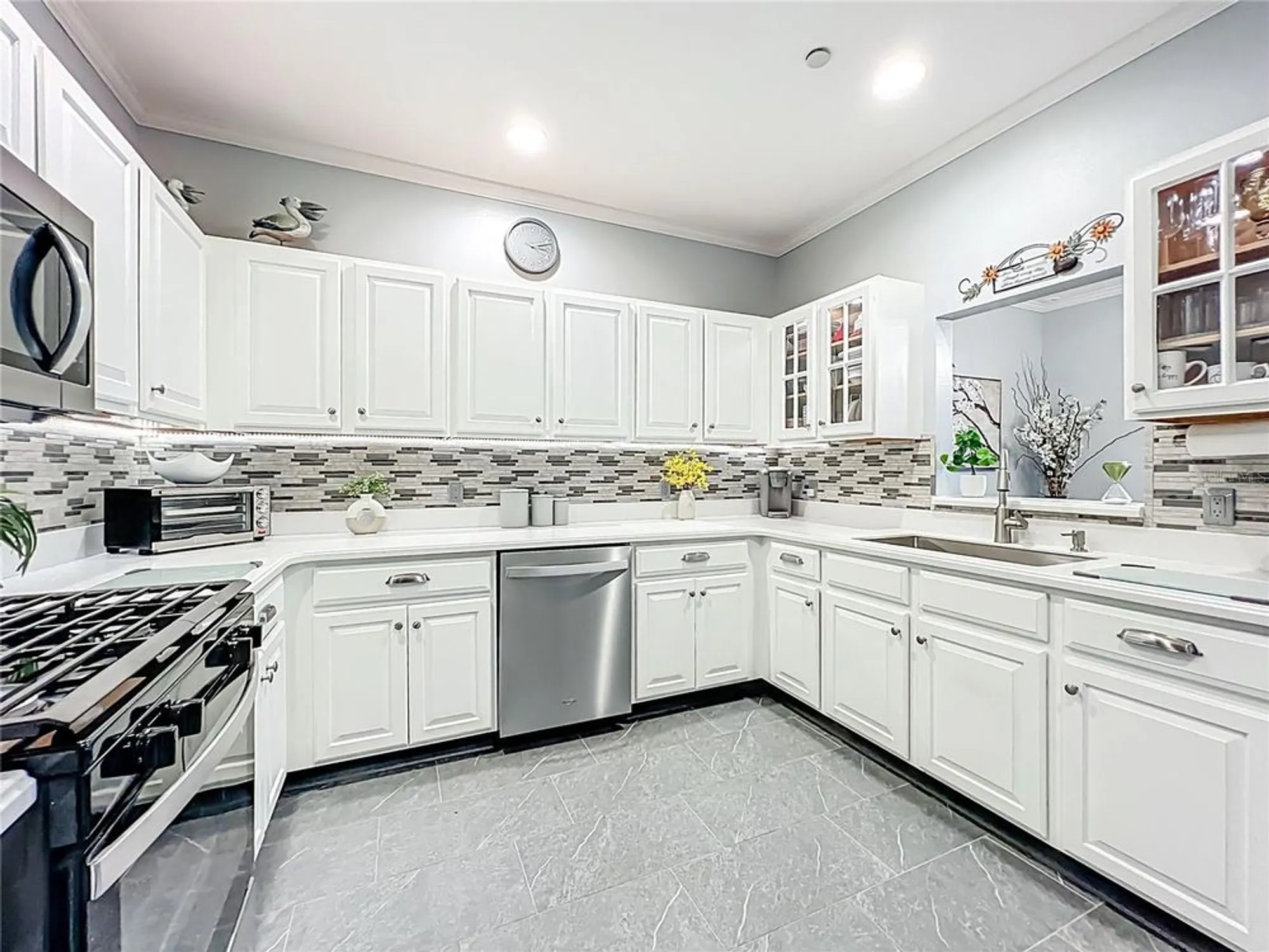 Property Slideshow image 8 of 55 | 1120 avenida de las casas, The Villages, FL, 32159