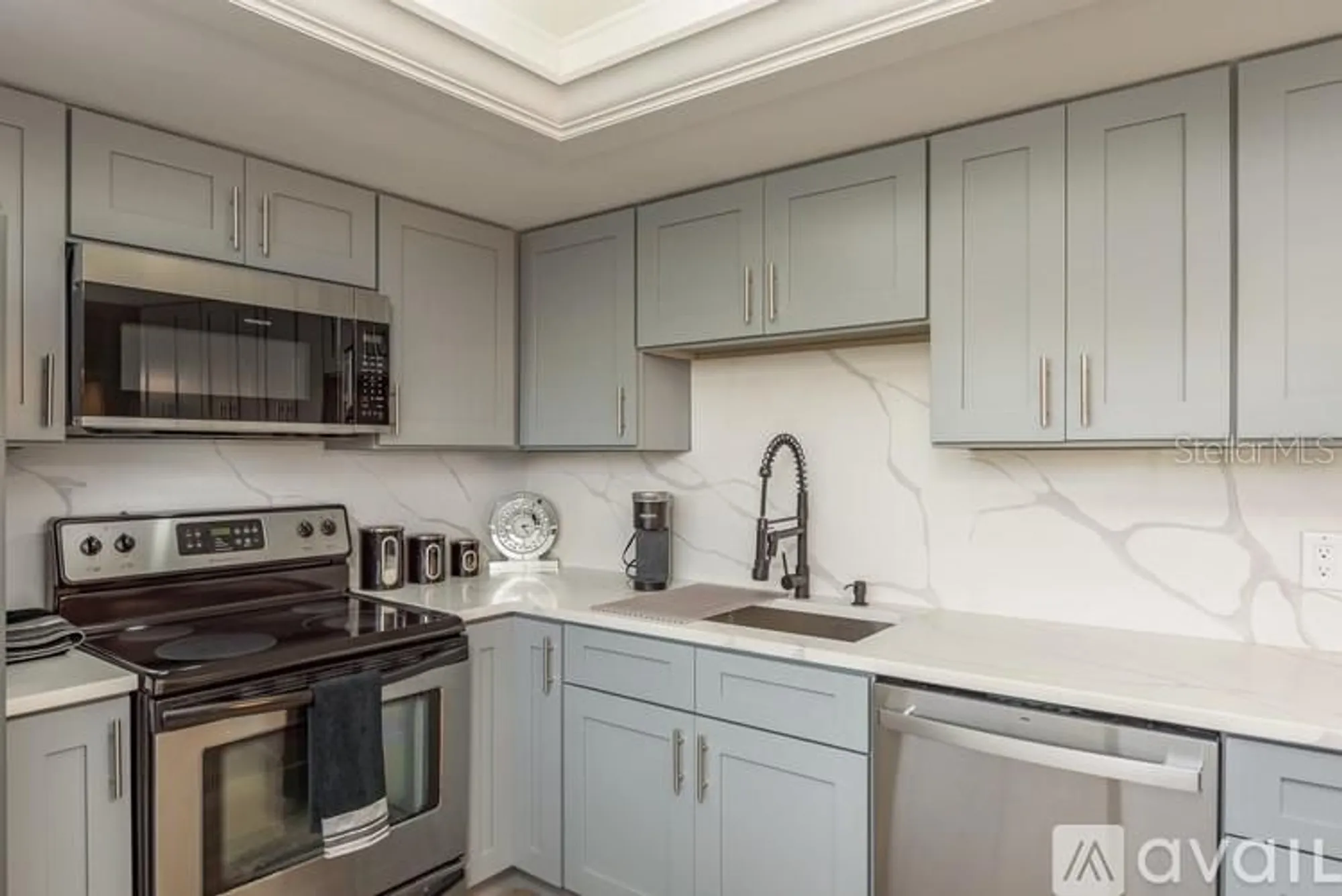 Property Slideshow image 4 of 22 | 3062 eastland blvd unit 407, Clearwater, FL, 33761