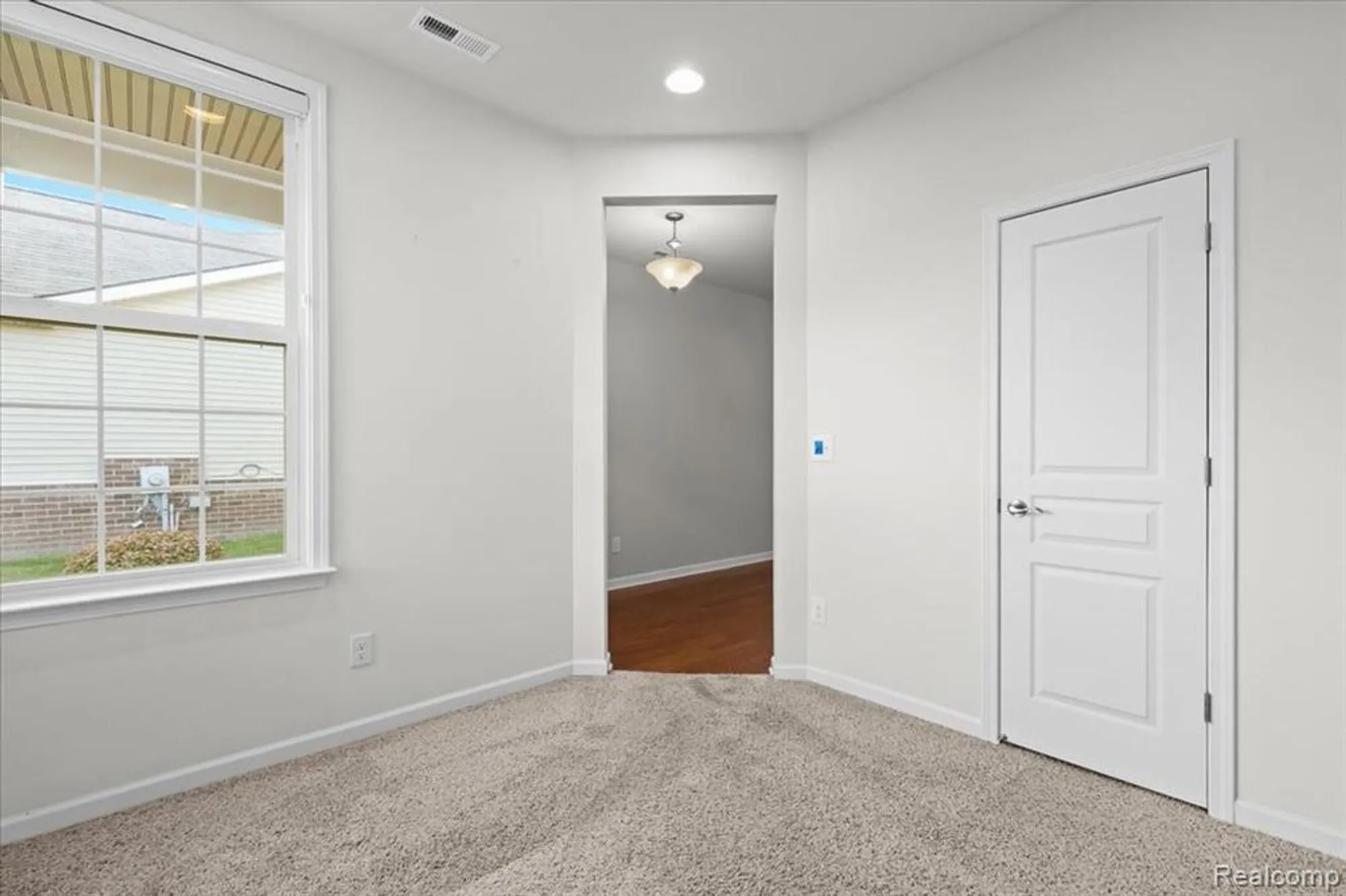 Property Slideshow image 24 of 40 | 24338 walloon way, Brownstown Twp, MI, 48134