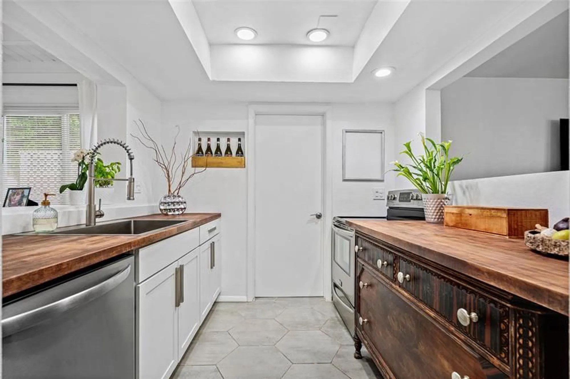 Property Slideshow image 8 of 23 | 170 nw 27th st, Pompano Beach, FL, 33064