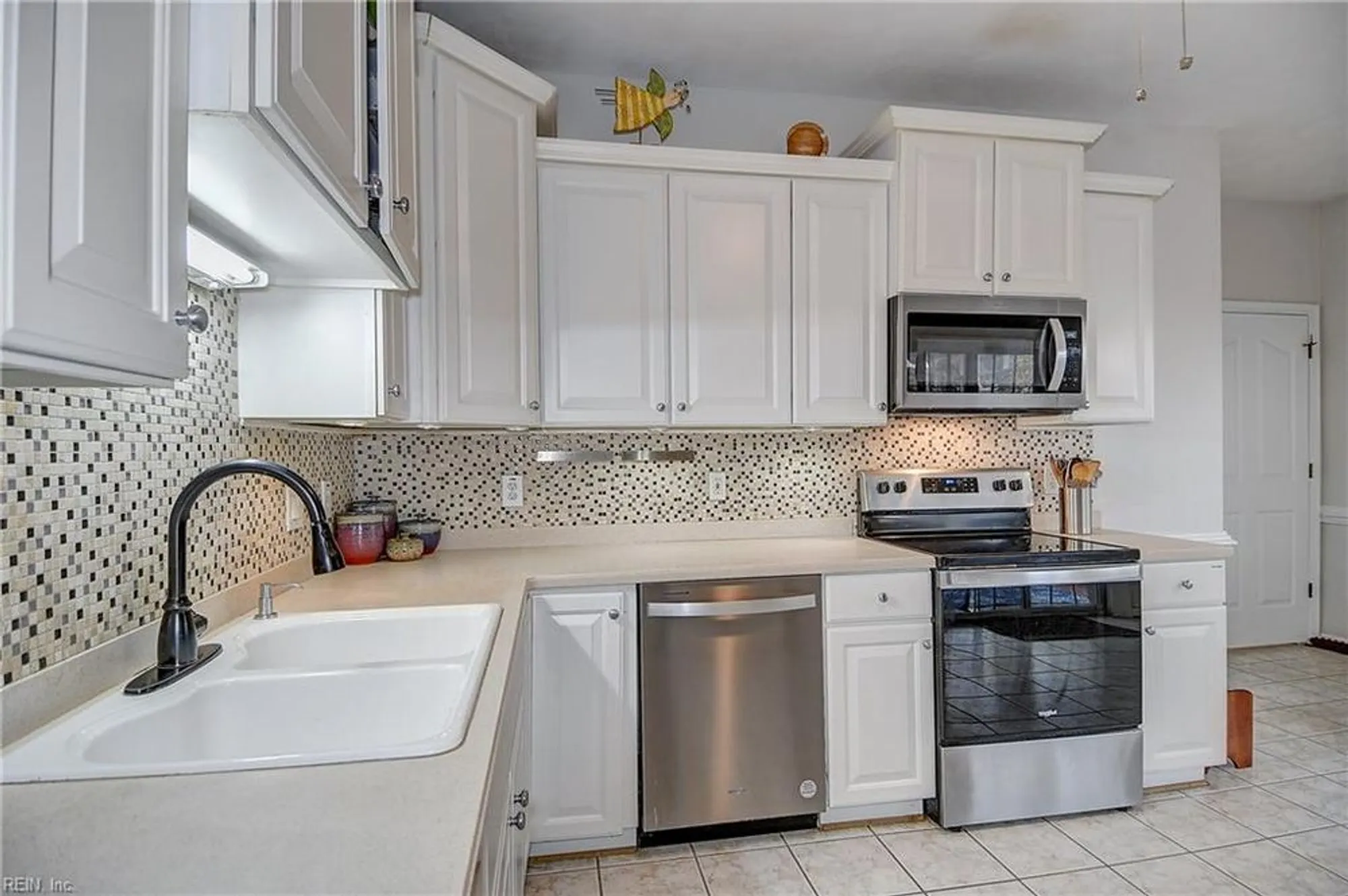 Property Slideshow image 18 of 49 | 3008 looking glass ct, Virginia Beach, VA, 23456