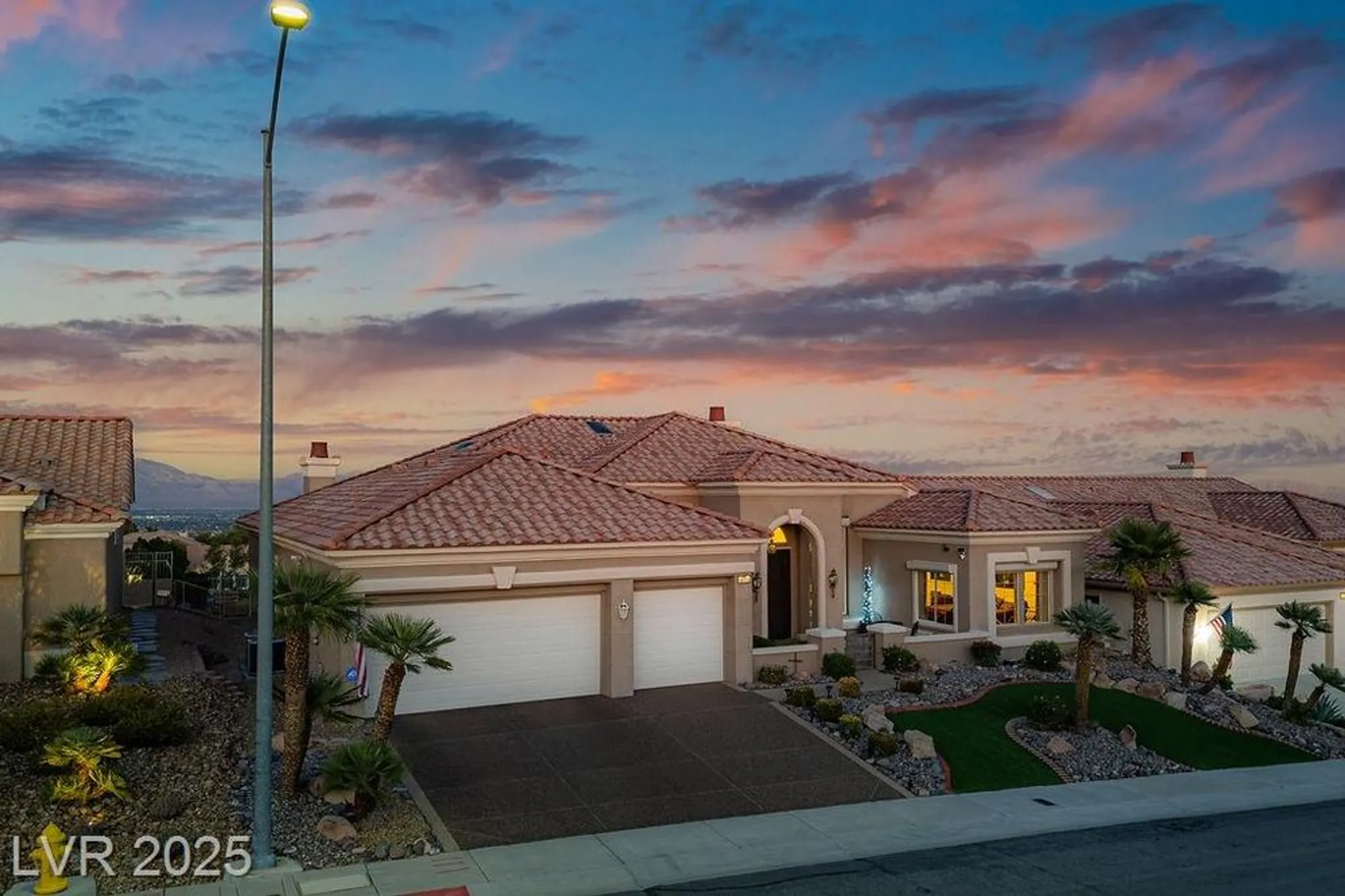 Property Slideshow image 48 of 99 | 10712 button willow dr, Las Vegas, NV, 89134