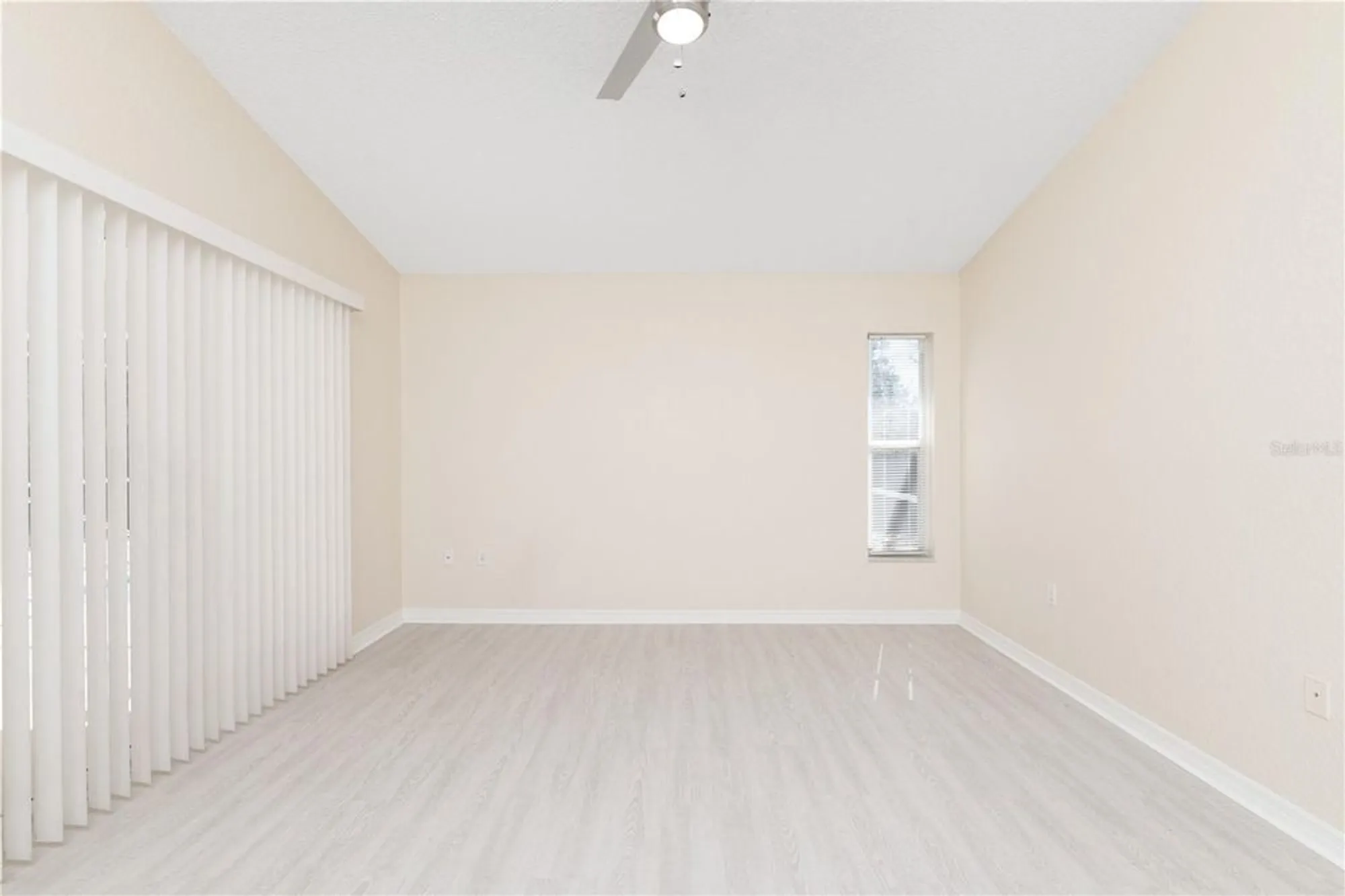 Property Slideshow image 24 of 52 | 9390 mississippi run, Weeki Wachee, FL, 34613