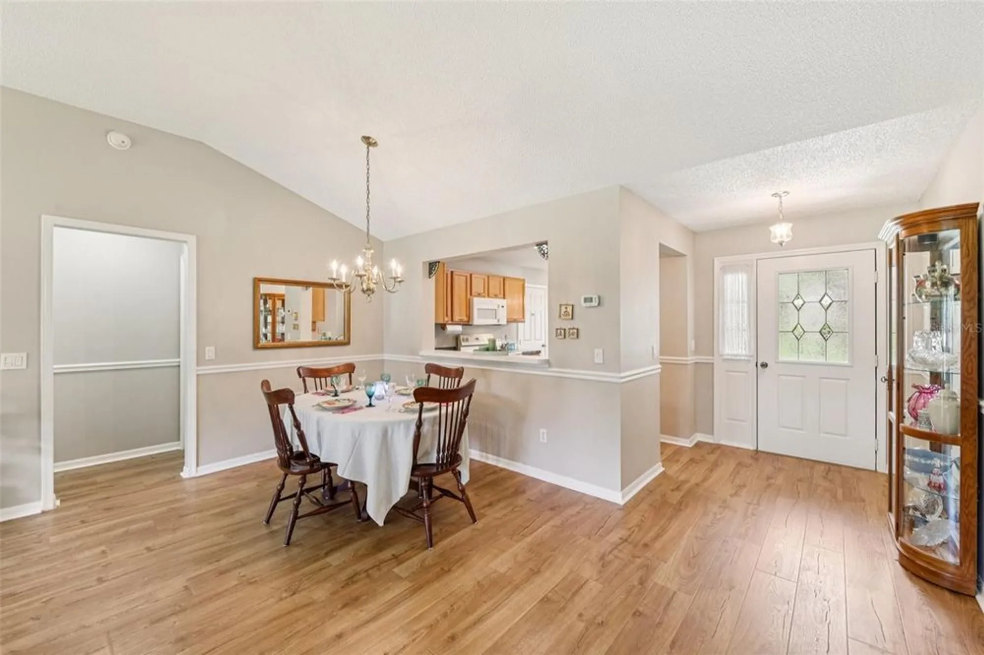 Property Slideshow image 12 of 53 | 516 loma paseo dr, The Villages, FL, 32159