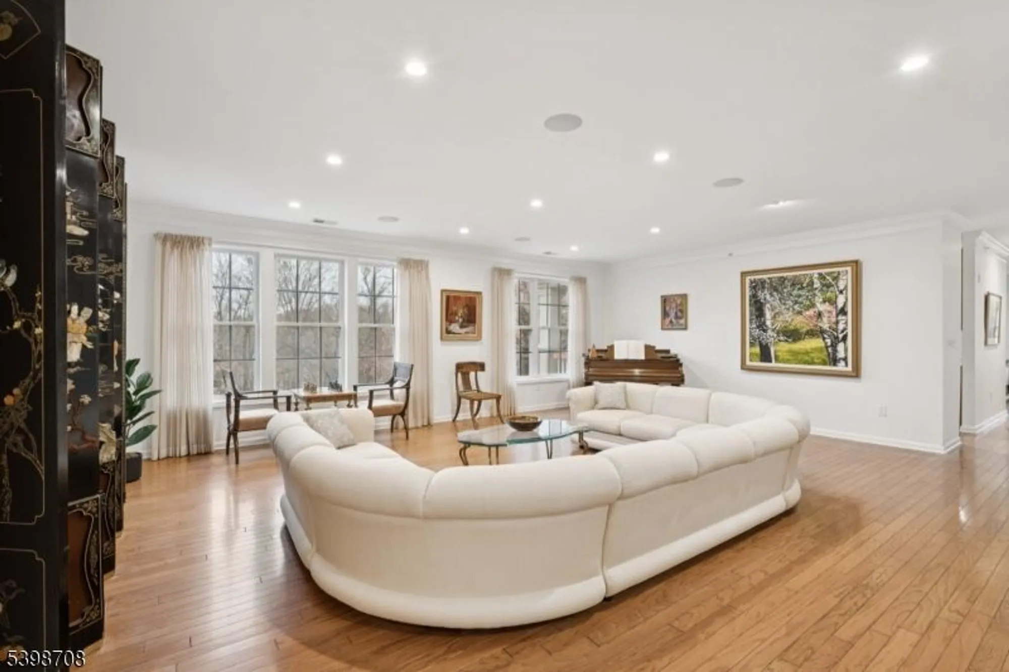 Property Slideshow image 6 of 35 | 911 holly ln # 11, Cedar Grove, NJ, 07009