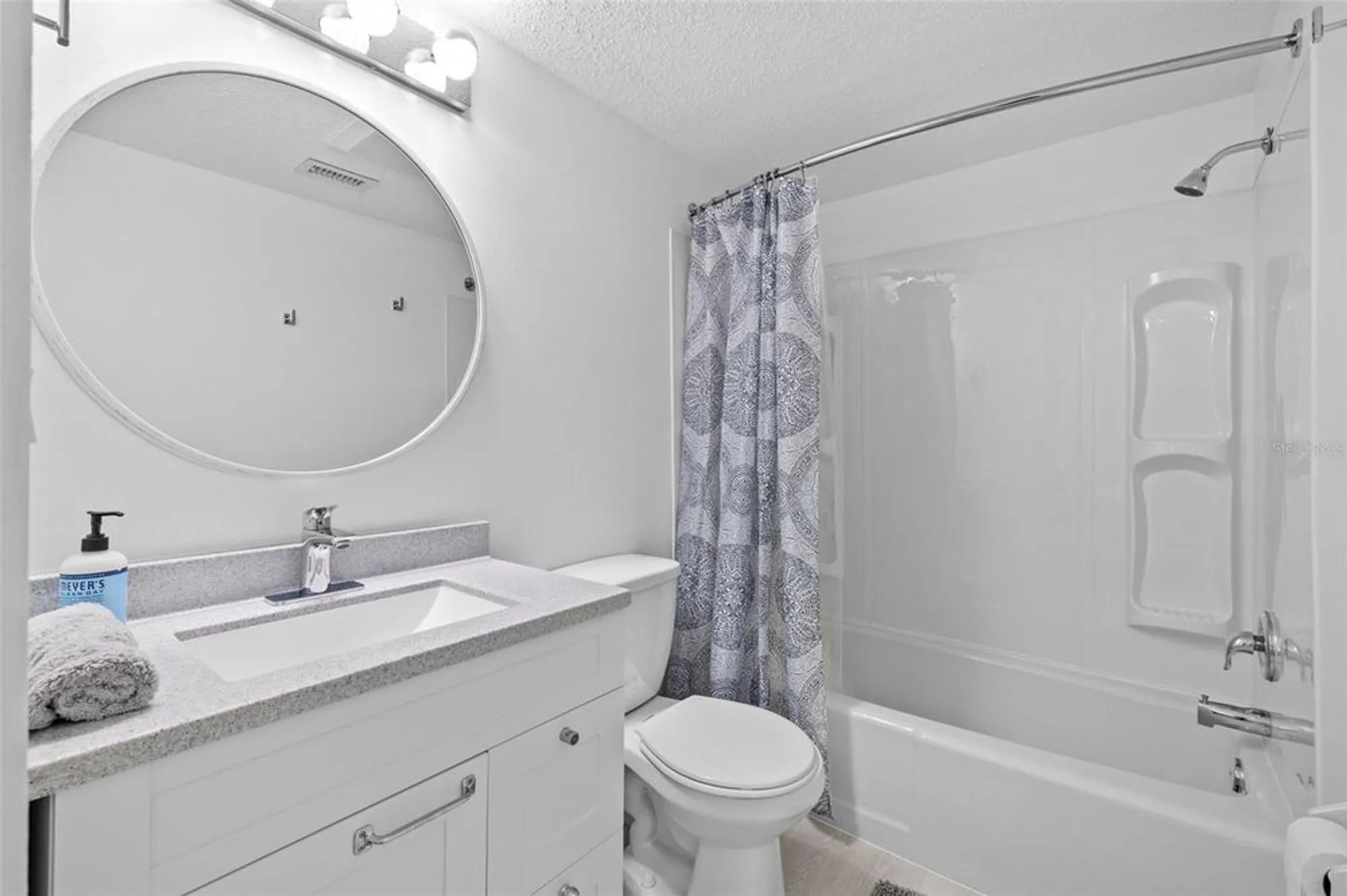 Property Slideshow image 17 of 45 | 4126 heron way b113, Bradenton, FL, 34205