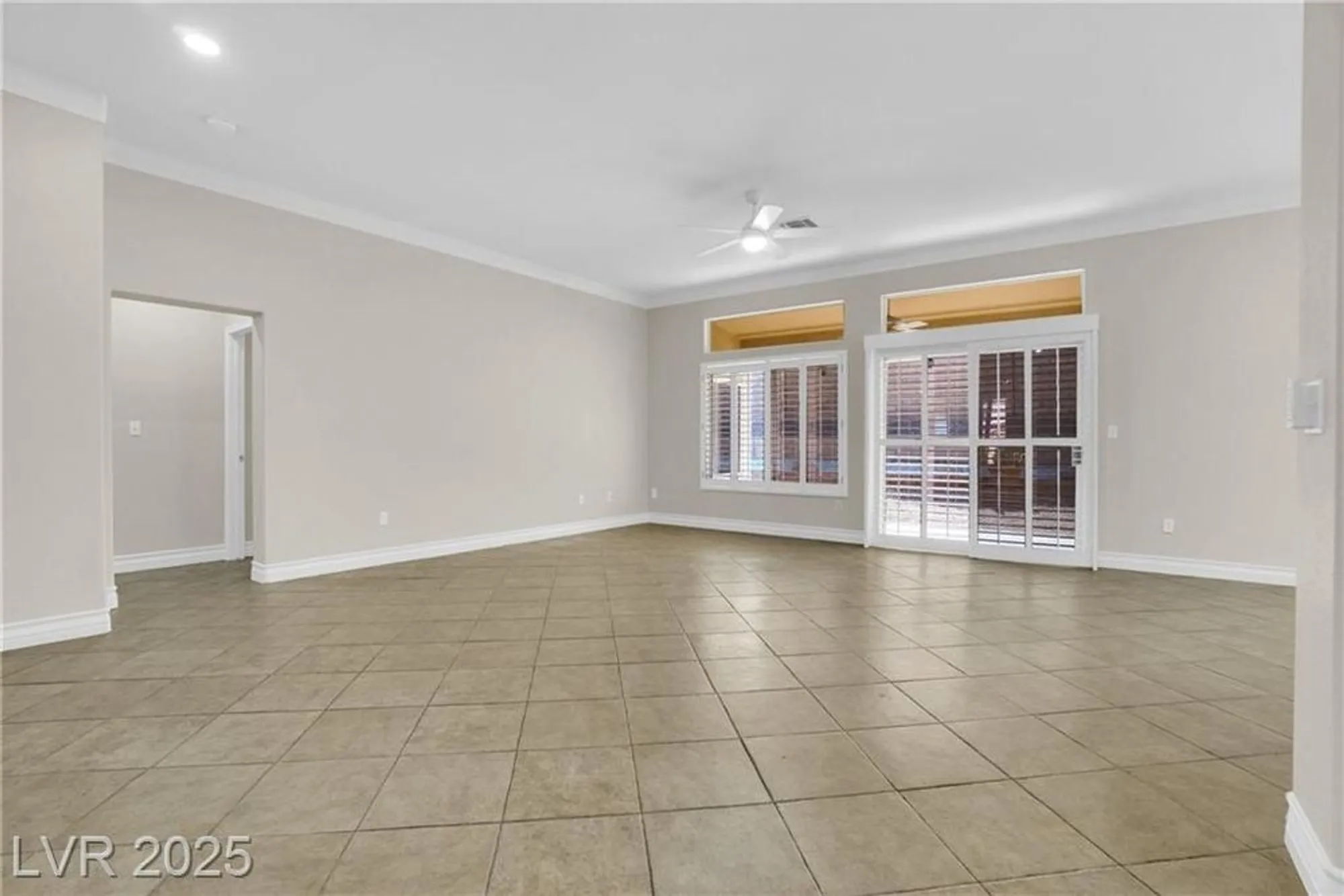 Property Slideshow image 7 of 26 | 2501 maddington dr, Las Vegas, NV, 89134