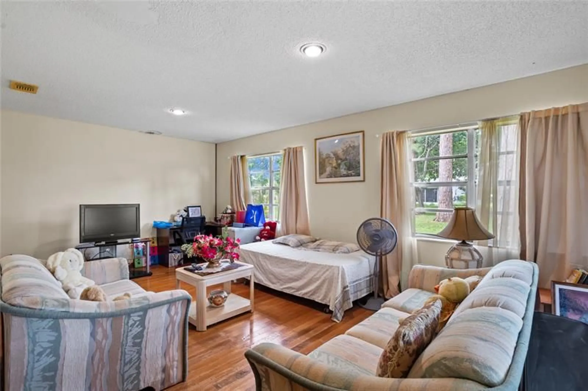 Property Slideshow image 6 of 21 | 6301 silver moon ln, Greenacres, FL, 33463