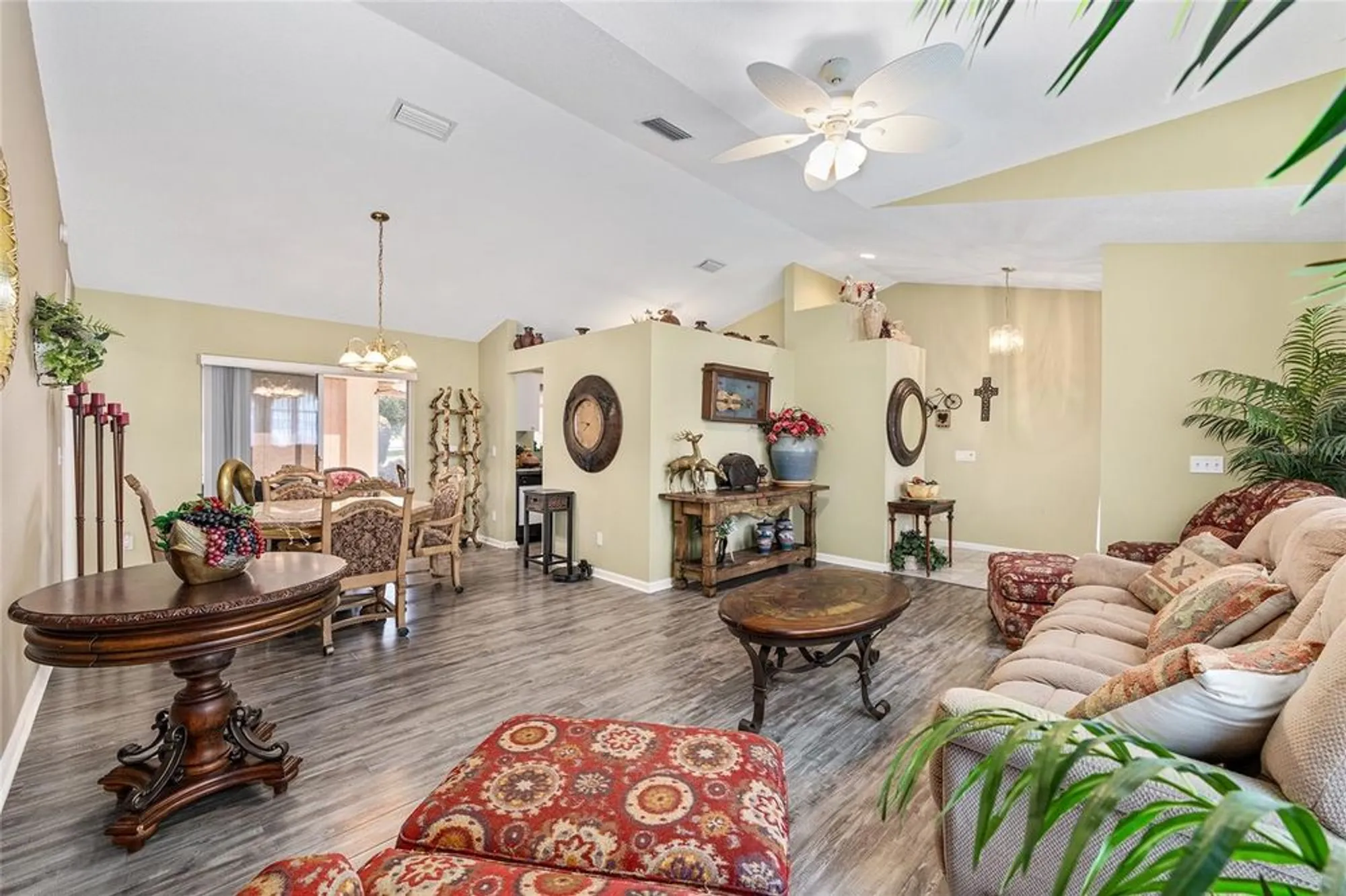 Property Slideshow image 11 of 49 | 5140 nw 25th loop, Ocala, FL, 34482