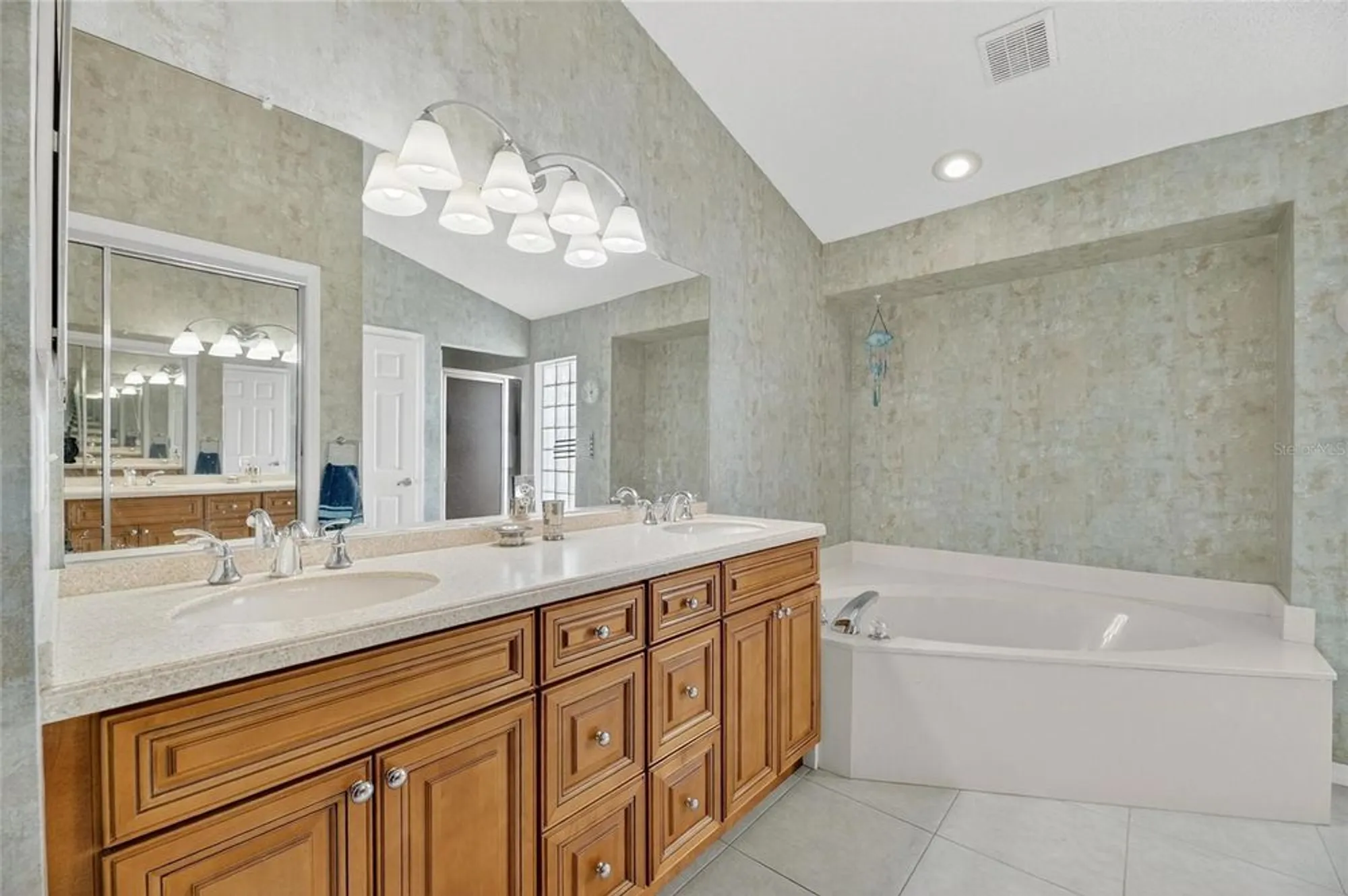 Property Slideshow image 15 of 68 | 2307 platinum dr, Sun City Center, FL, 33573