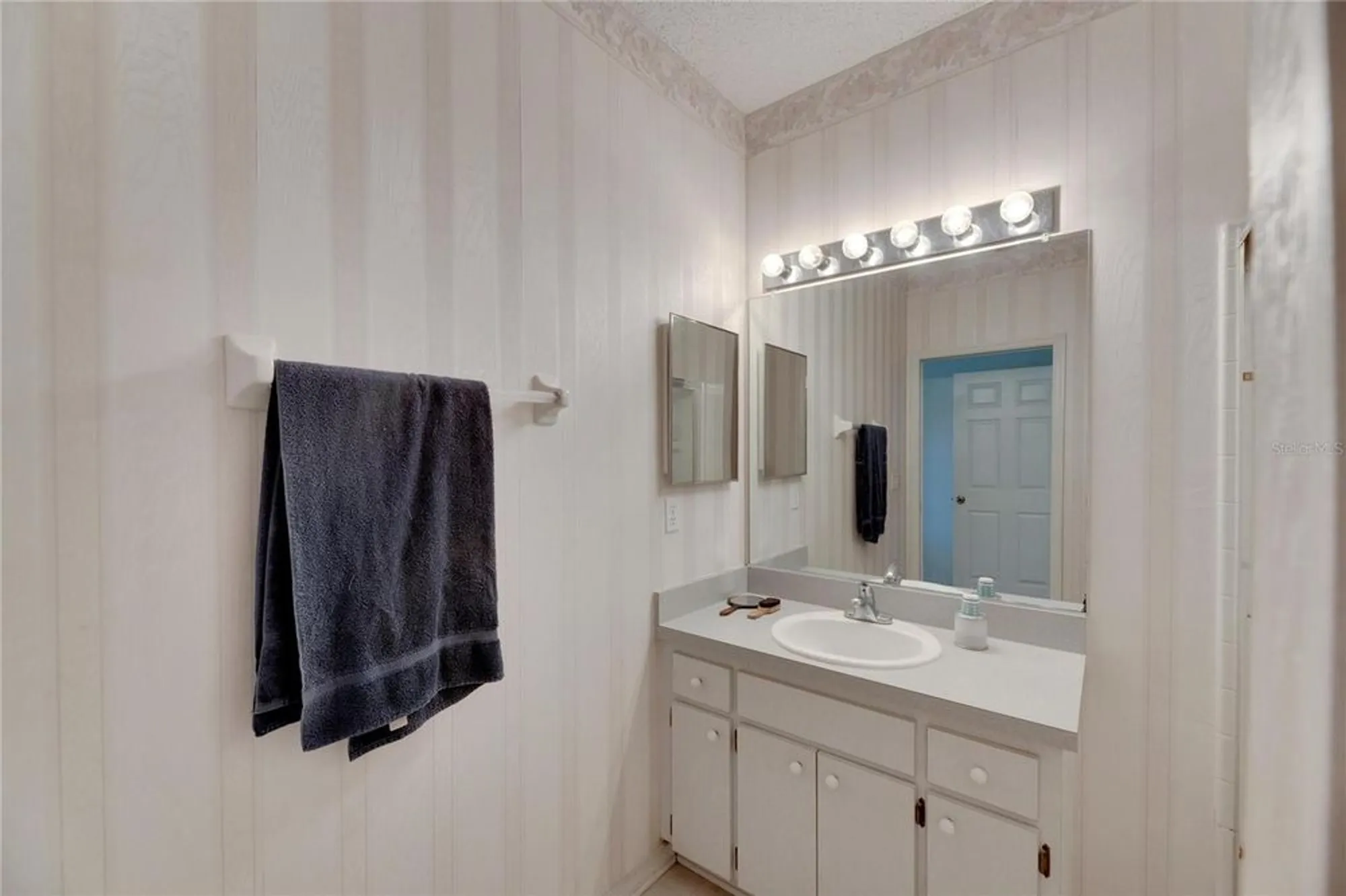 Property Slideshow image 37 of 46 | 1015 radison lake ct # 65, Sun City Center, FL, 33573