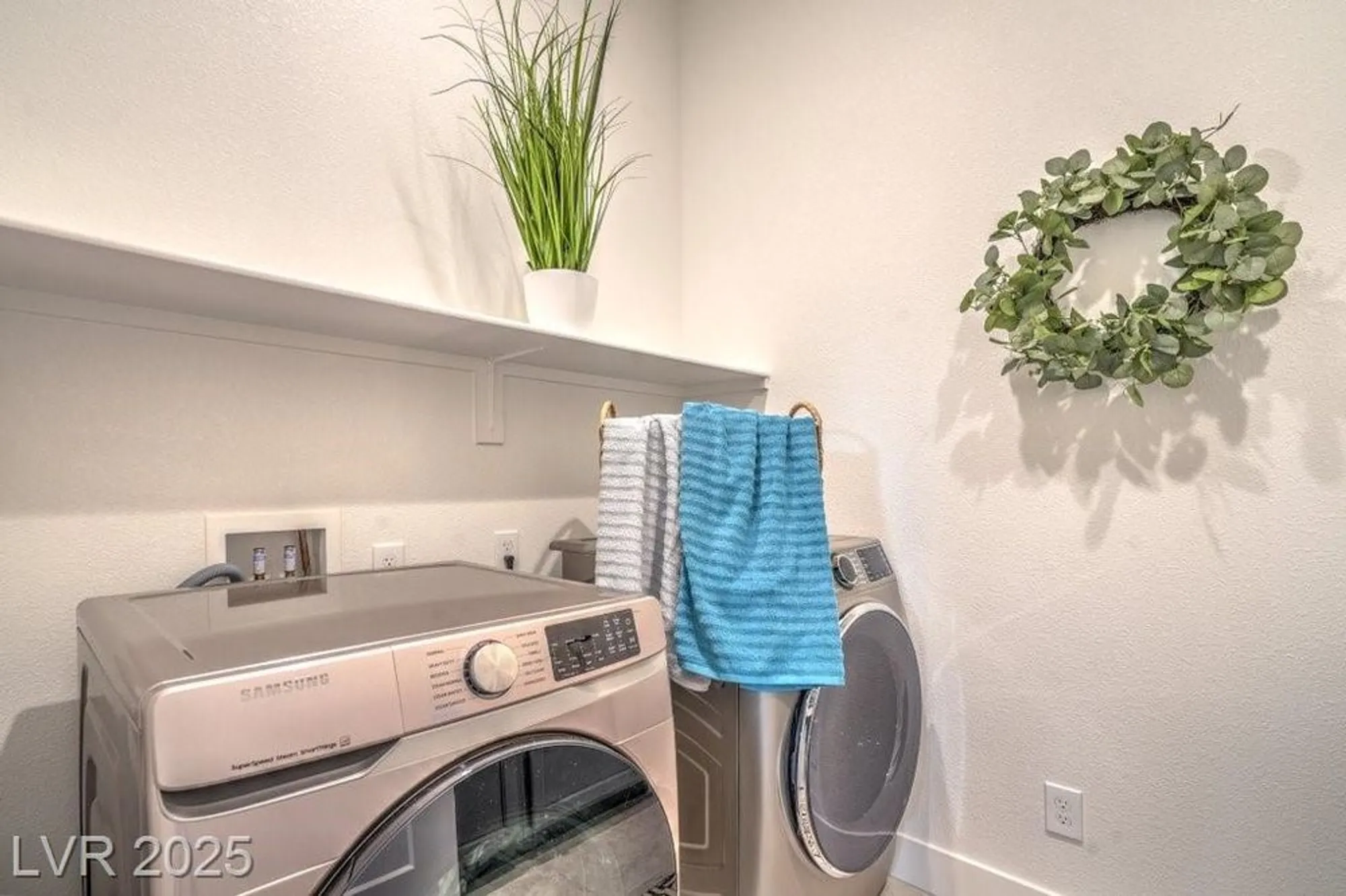 Property Slideshow image 36 of 74 | 6776 steel mist st, Las Vegas, NV, 89148