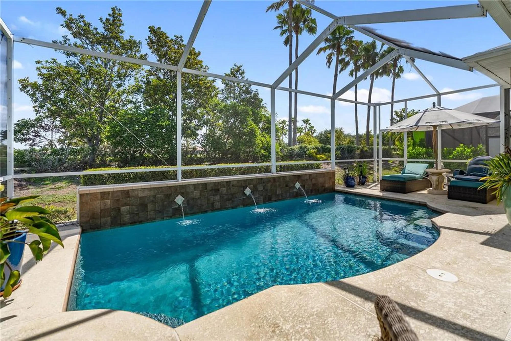 Property Slideshow image 5 of 43 | 305 siena vista pl, Sun City Center, FL, 33573