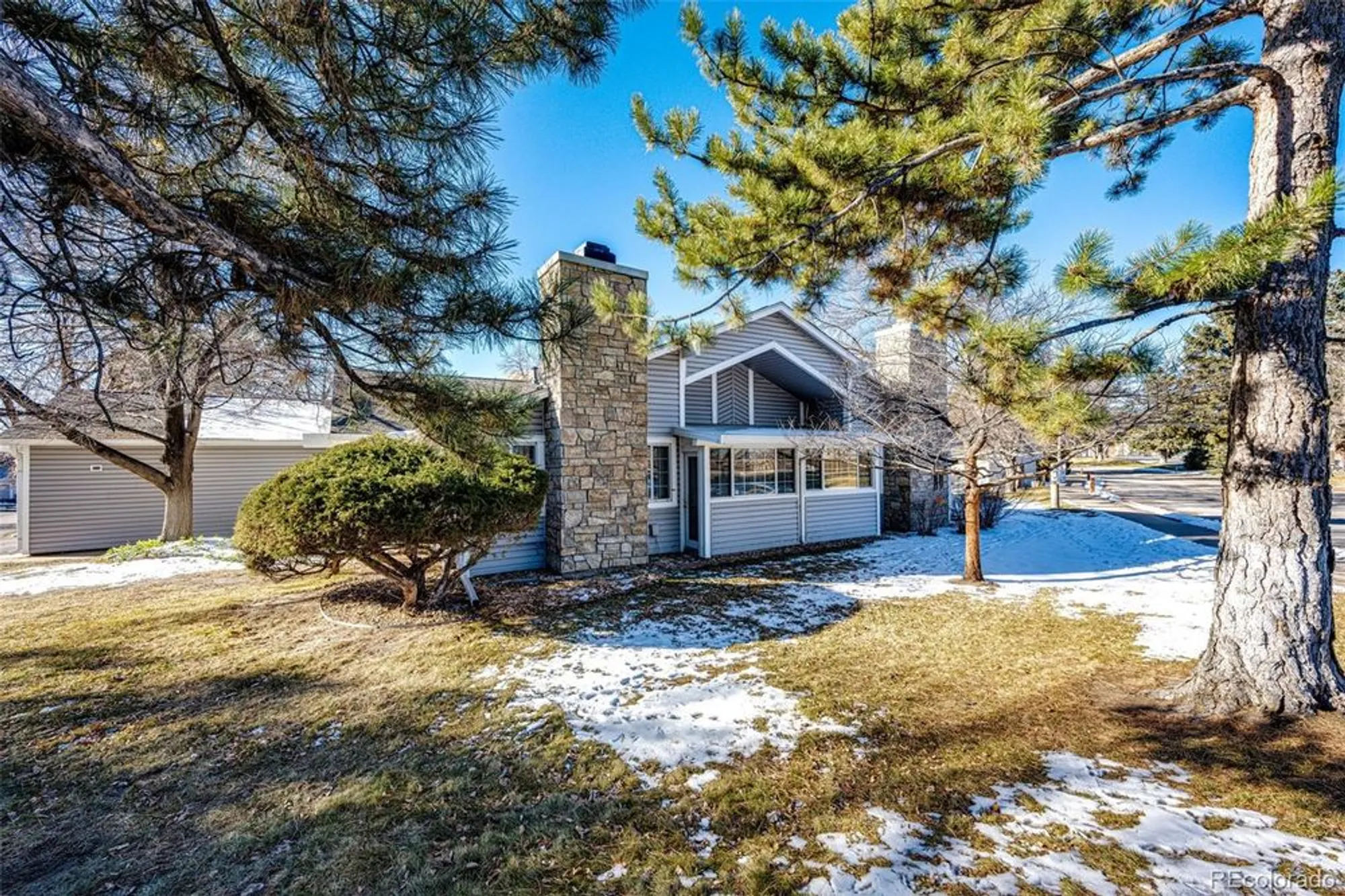 Property Slideshow image 4 of 36 | 14393 e marina dr, Aurora, CO, 80014