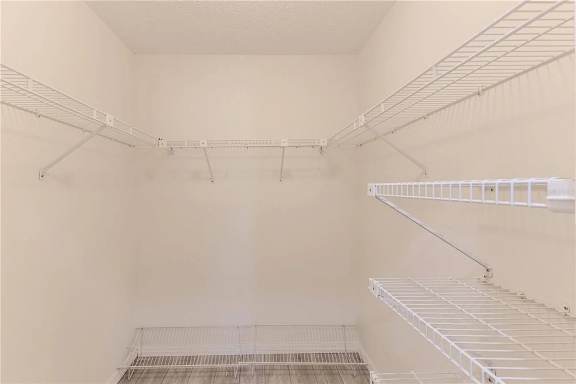 Property Slideshow image 36 of 71 | 2692 royal ridge dr, Spring Hill, FL, 34606