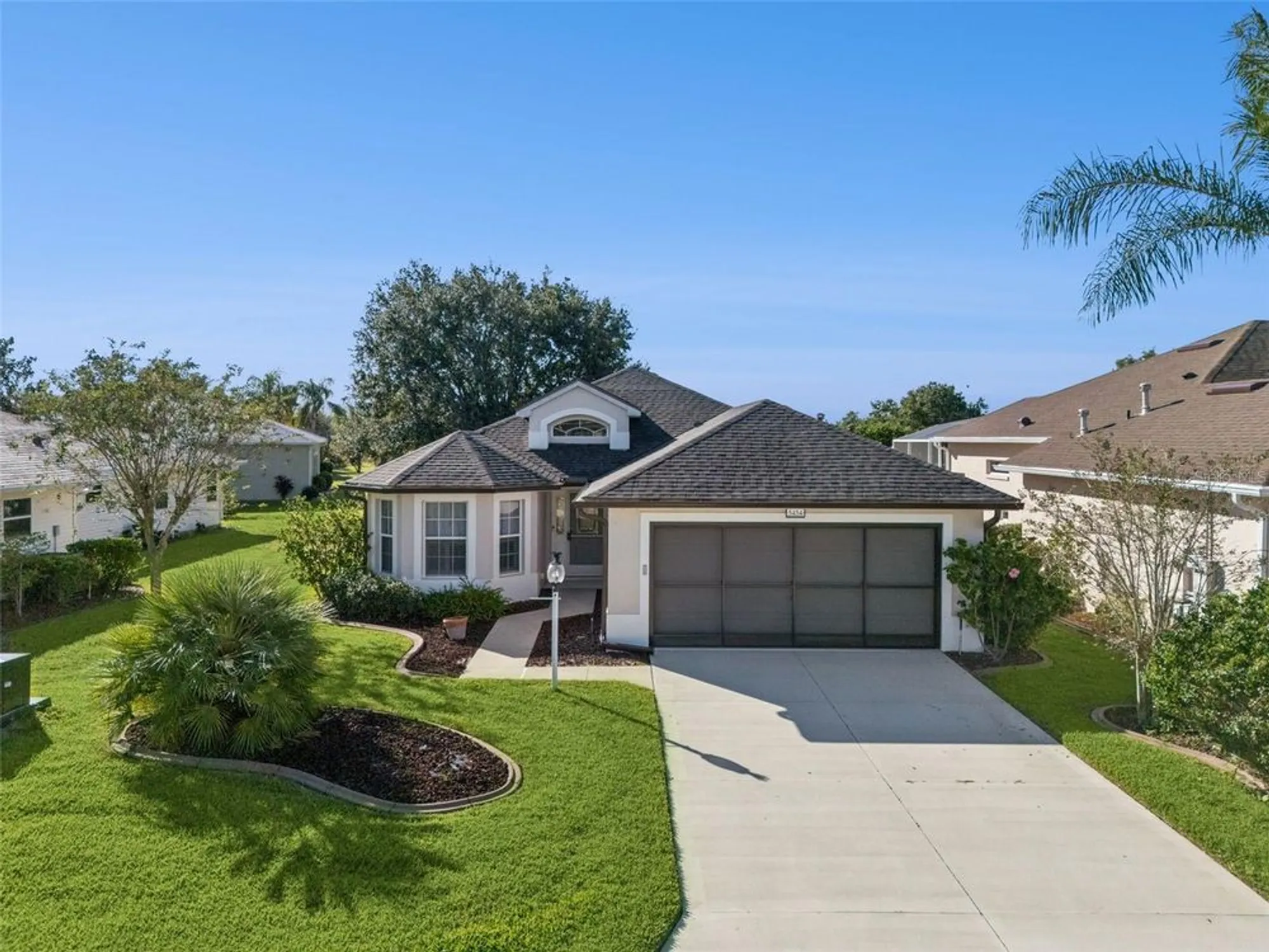 Property Slideshow image 2 of 61 | 5454 sir churchill dr, Leesburg, FL, 34748