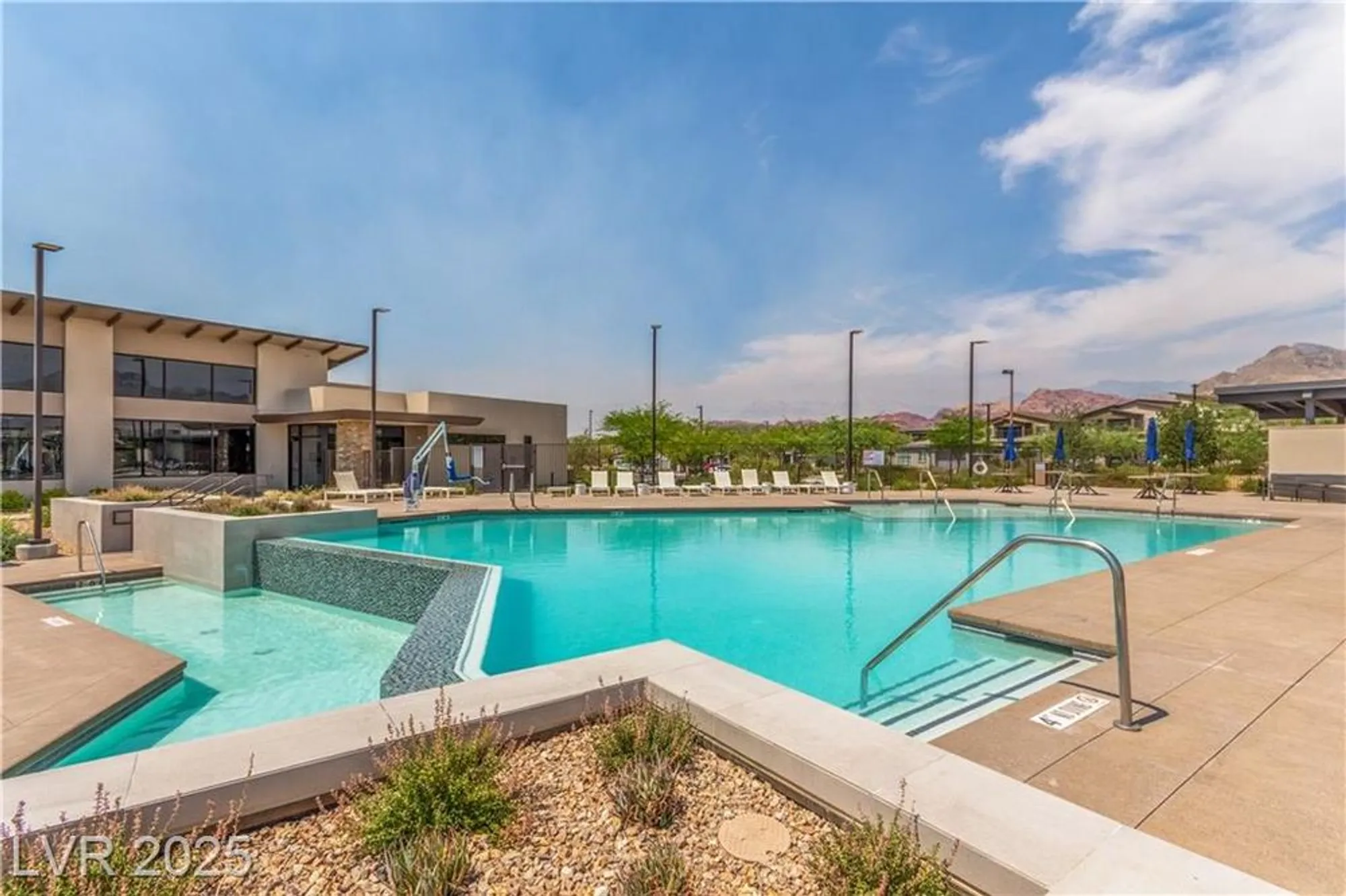 Property Slideshow image 31 of 43 | 905 belleforte ln, Las Vegas, NV, 89138
