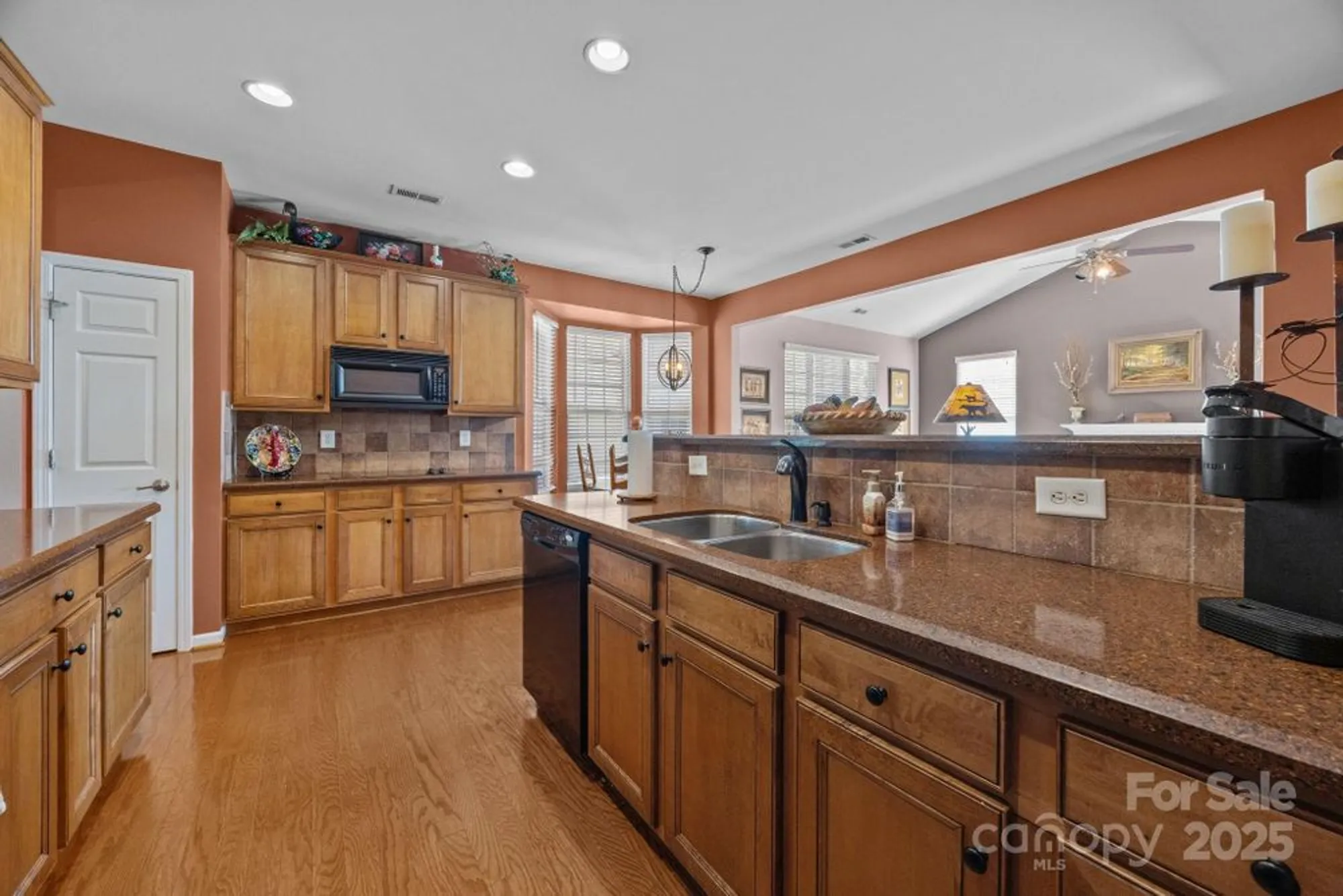 Property Slideshow image 12 of 44 | 253 garnet ct, Fort Mill, SC, 29708