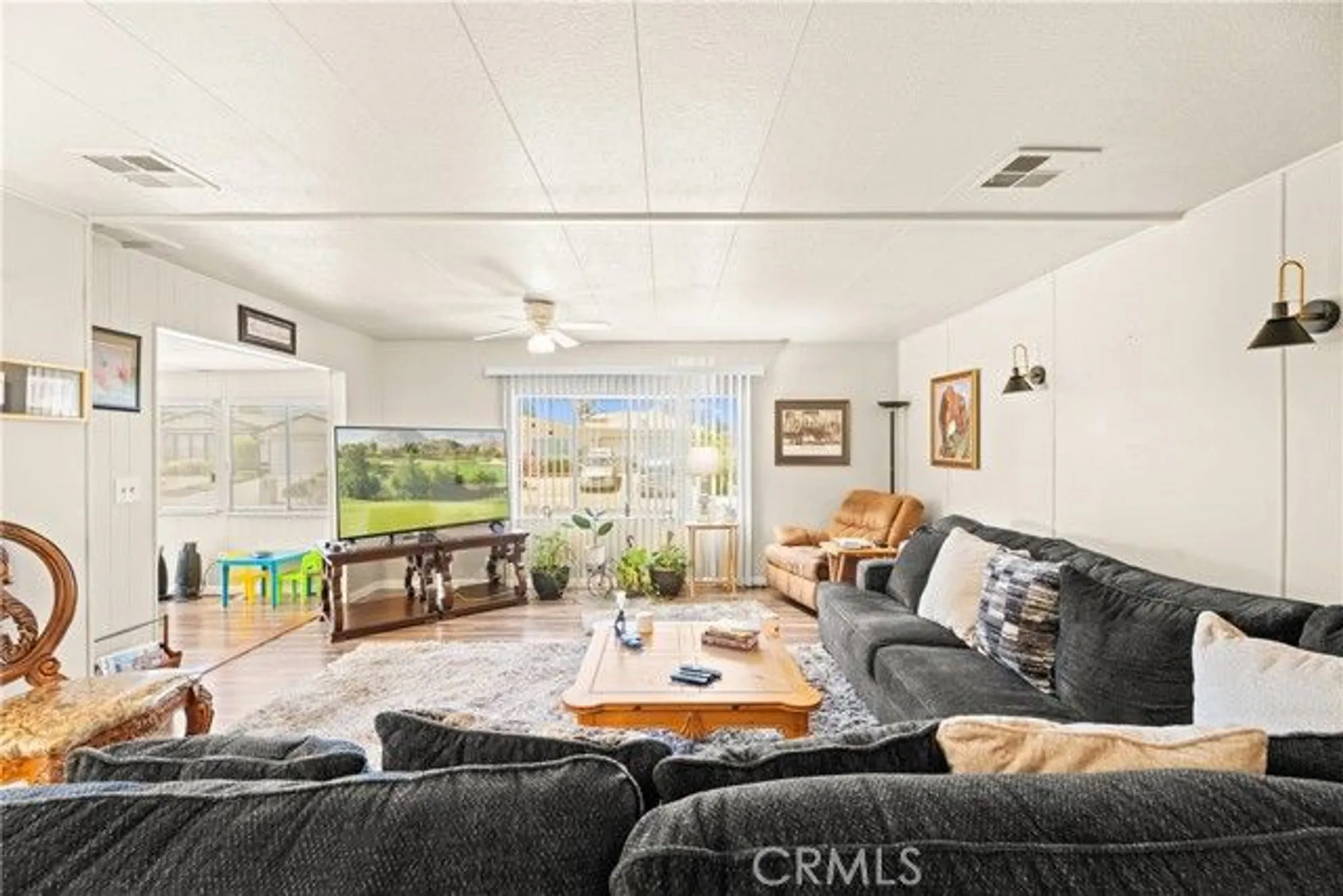 Property Slideshow image 28 of 60 | 2964 silver oak way, Hemet, CA, 92545