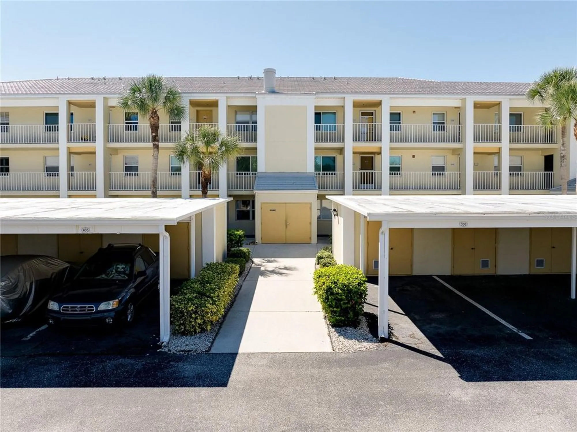Property Slideshow image 2 of 68 | 433 cerromar ln 430, Venice, FL, 34293