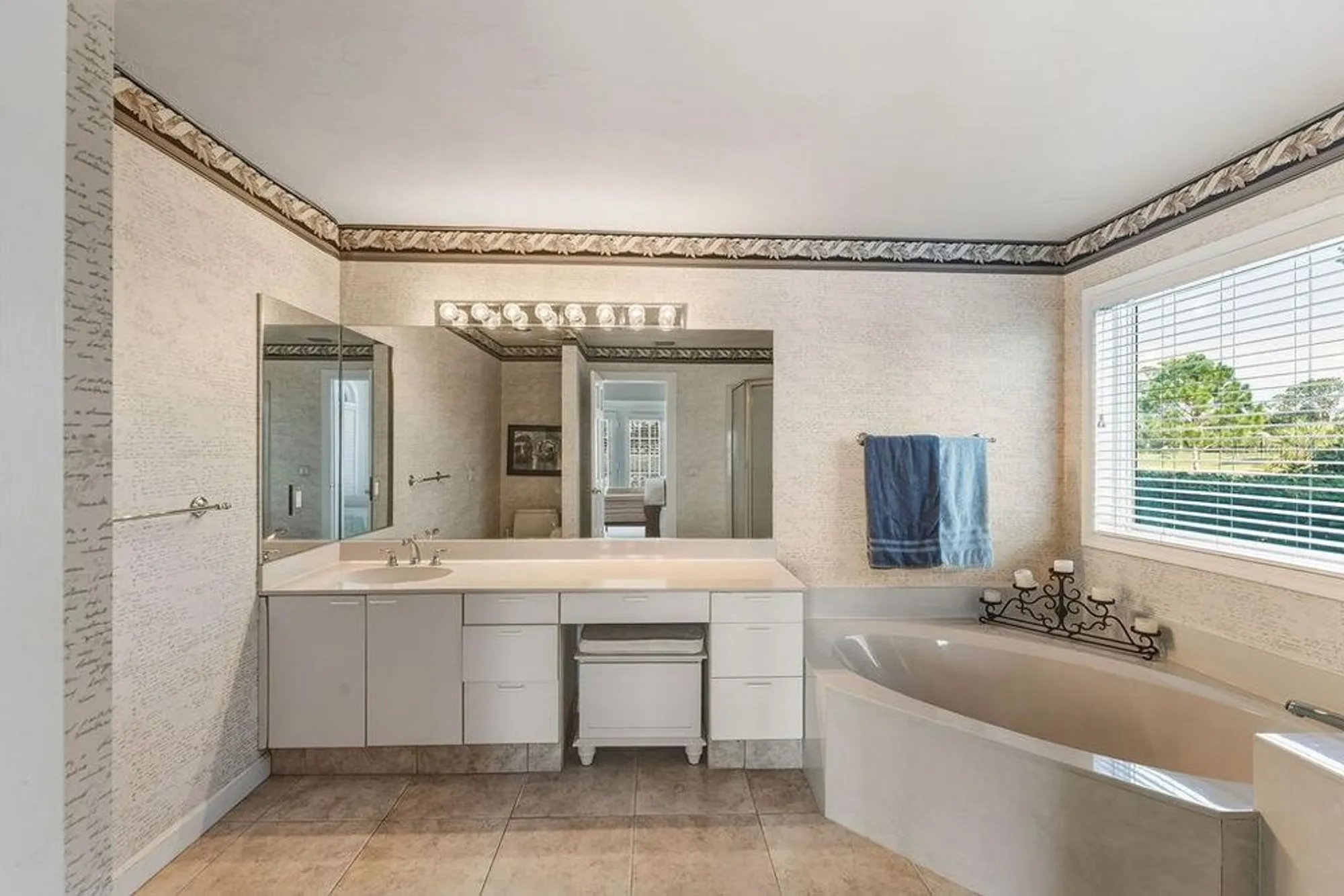 Property Slideshow image 50 of 72 | 24 bay pointe dr, Ormond Beach, FL, 32174