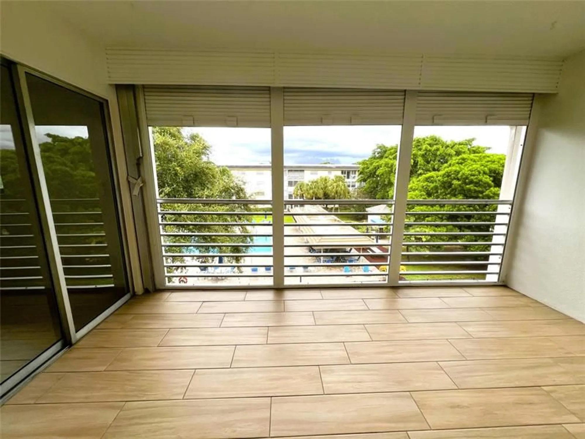 Property Slideshow image 2 of 33 | 3304 aruba way apt l4, Coconut Creek, FL, 33066