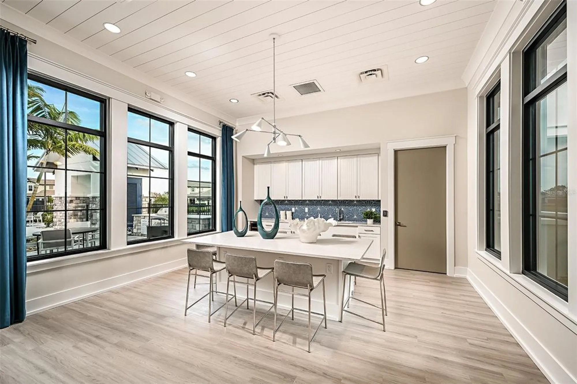 Property Slideshow image 15 of 18 | 17020 savory mist cir, Lakewood Ranch, FL, 34211