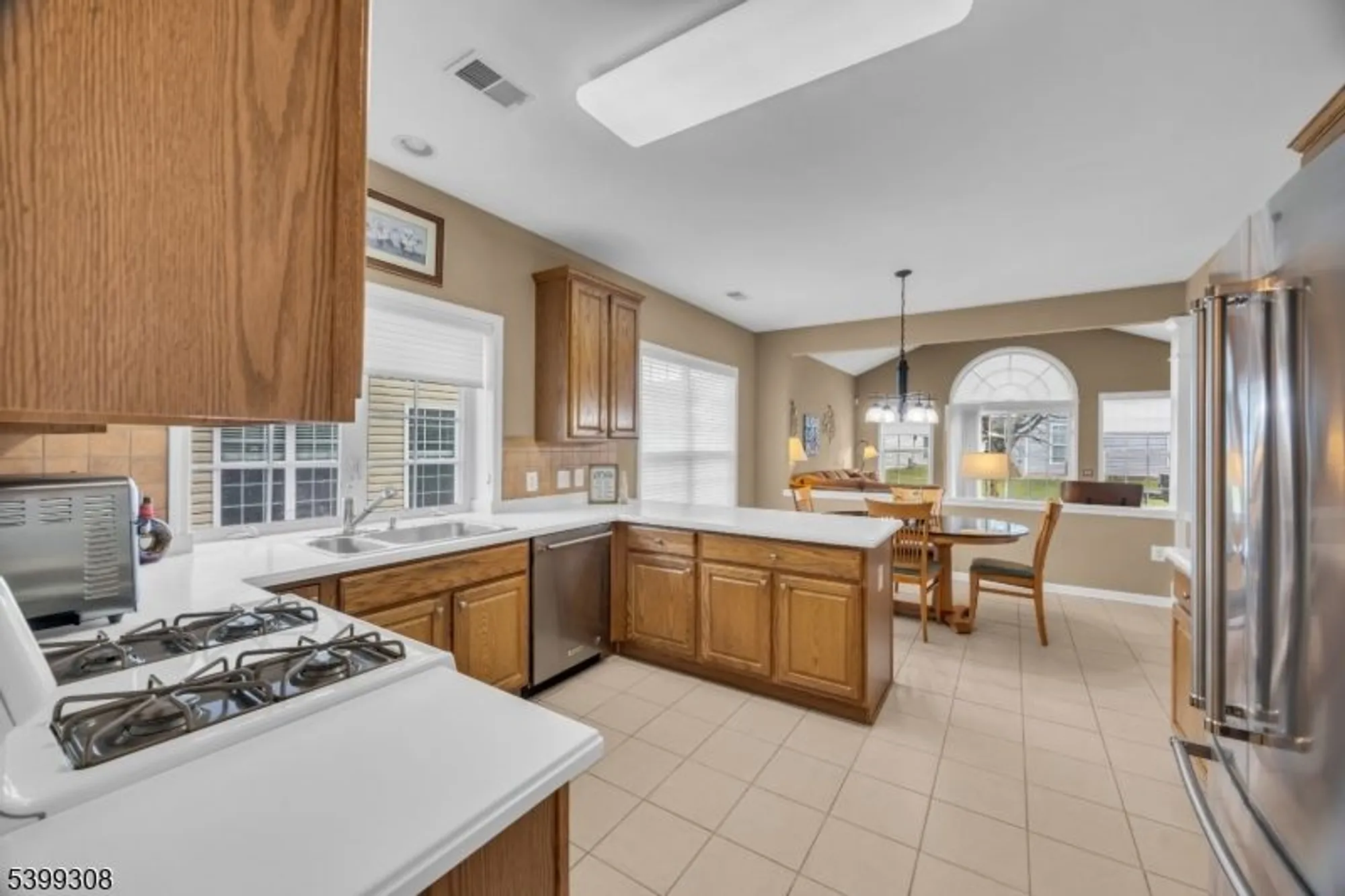 Property Slideshow image 16 of 44 | 324 biltmore ln, Somerset, NJ, 08873
