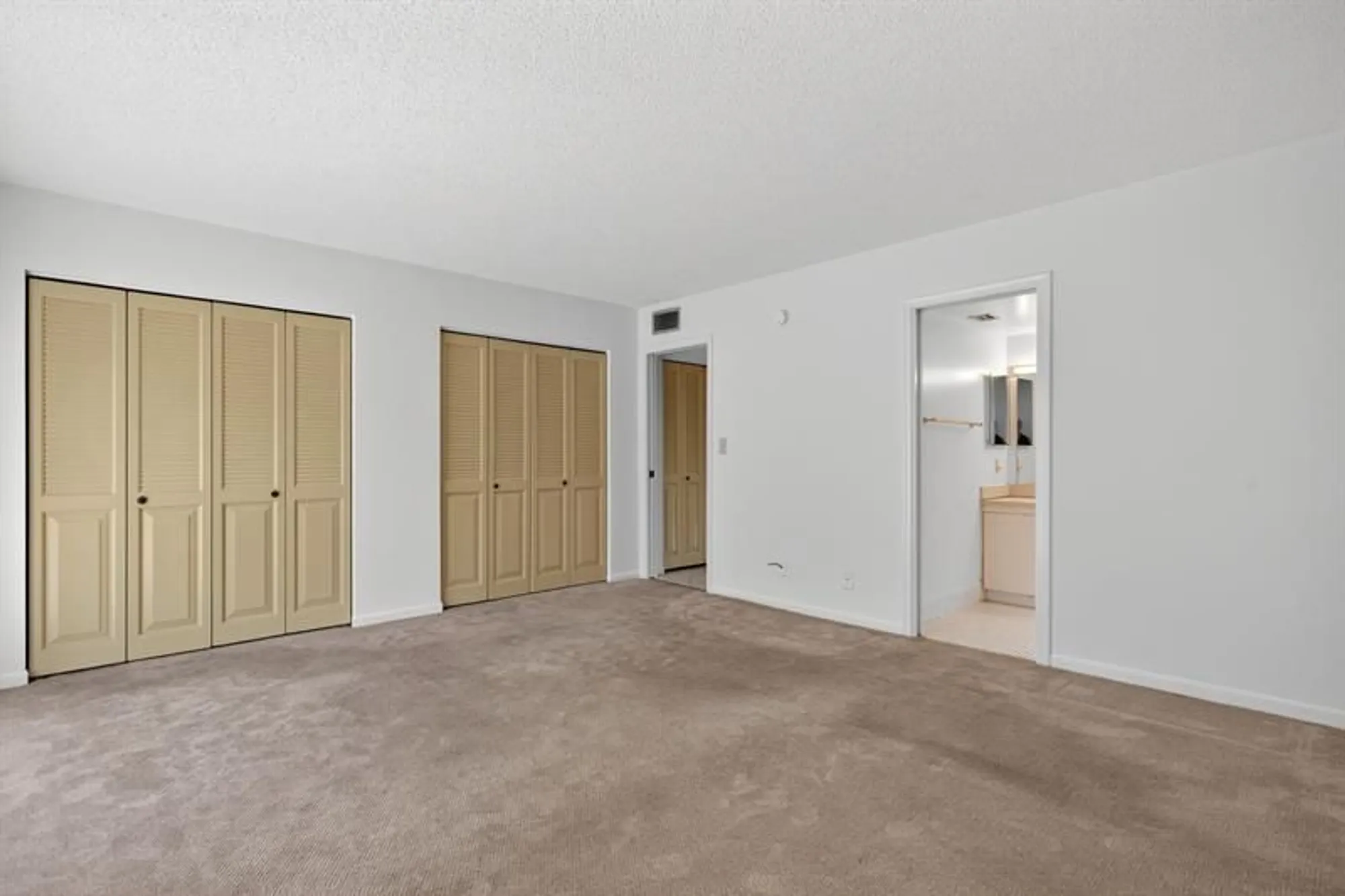 Property Slideshow image 15 of 60 | 2401 antigua cir e3, Coconut Creek, FL, 33066